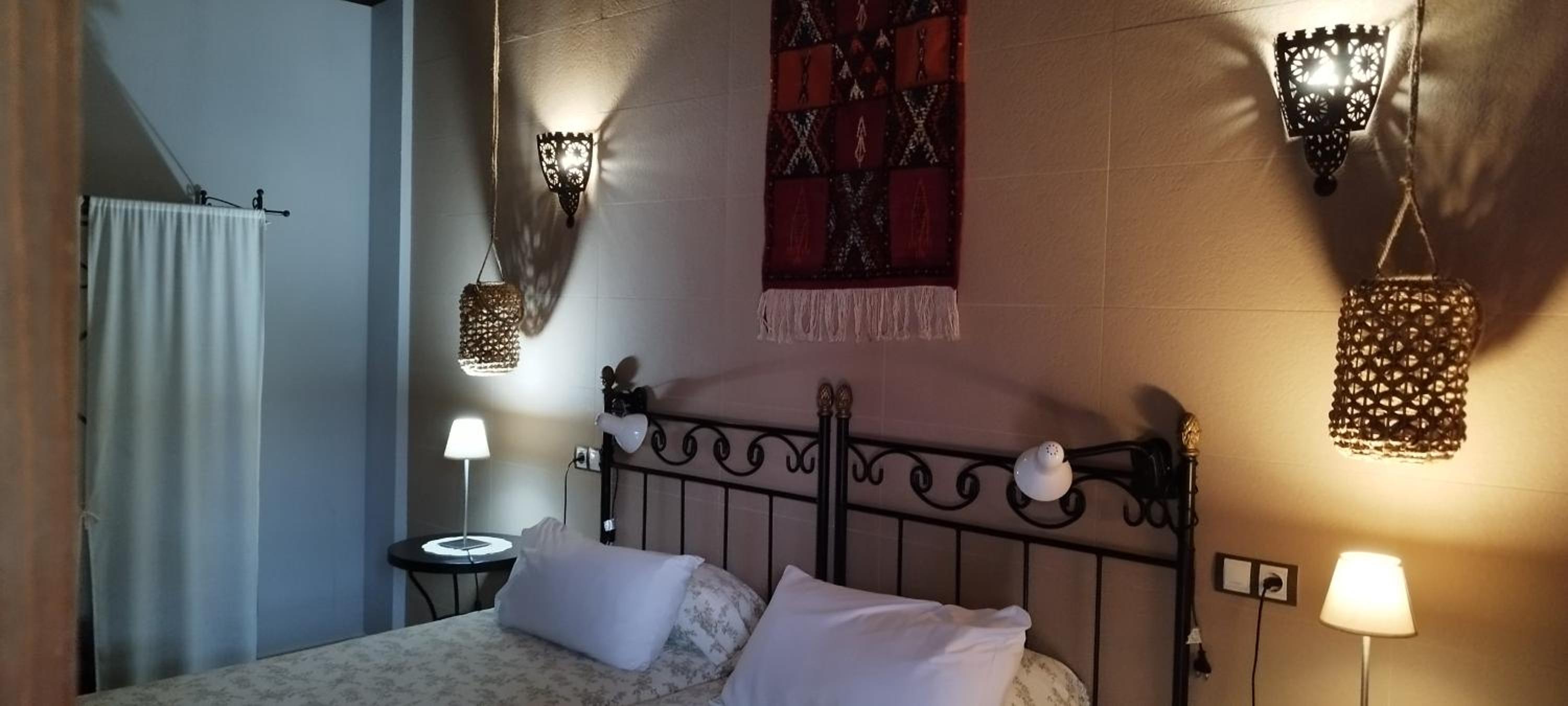 Double or Twin Room - Photo 10