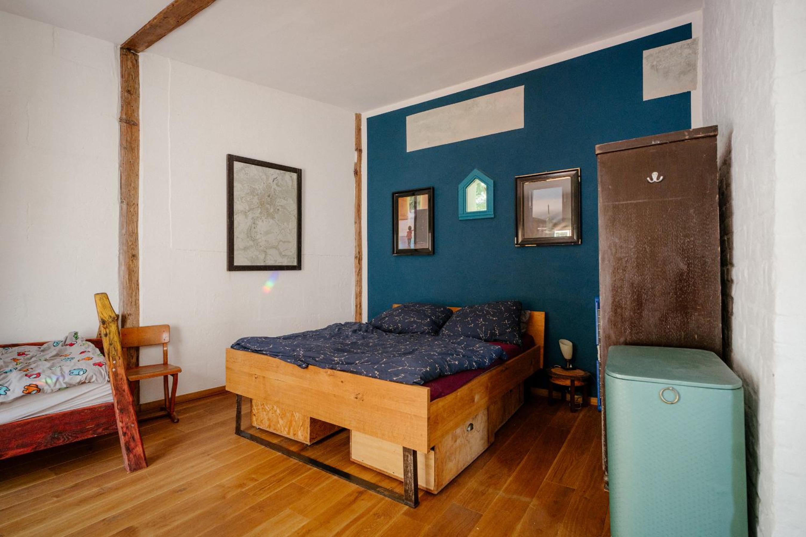 One-Bedroom Apartment photo 1