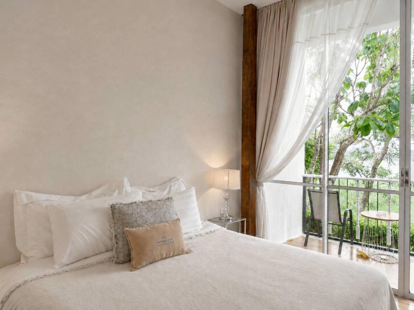 Suite with Balcony photo 3