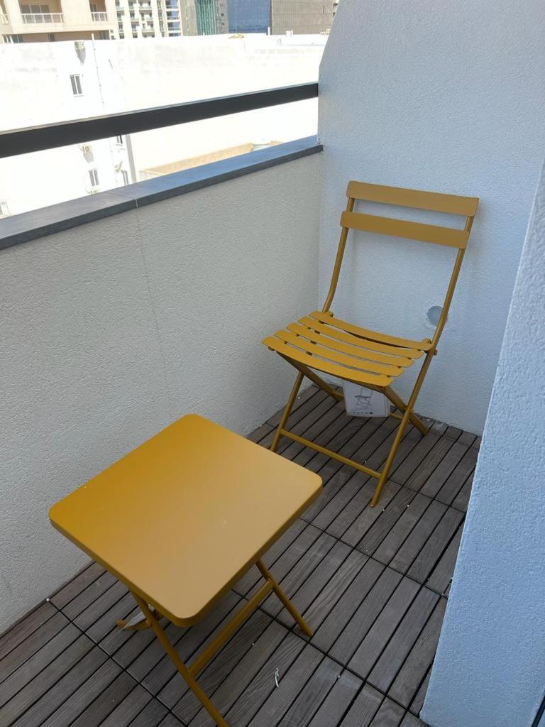 Studio with Balcony - Photo 2