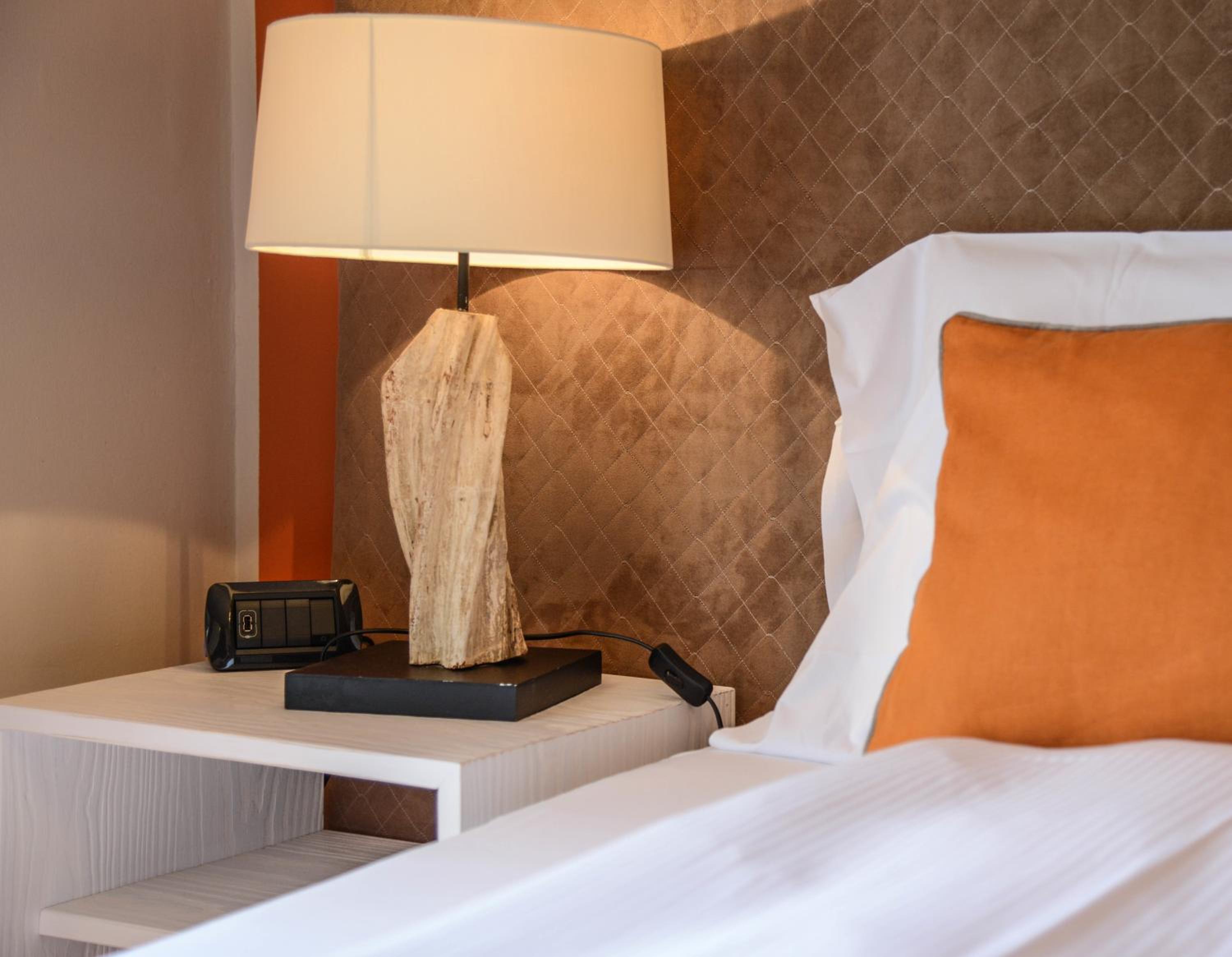 Standard Double or Twin Room - Photo 12