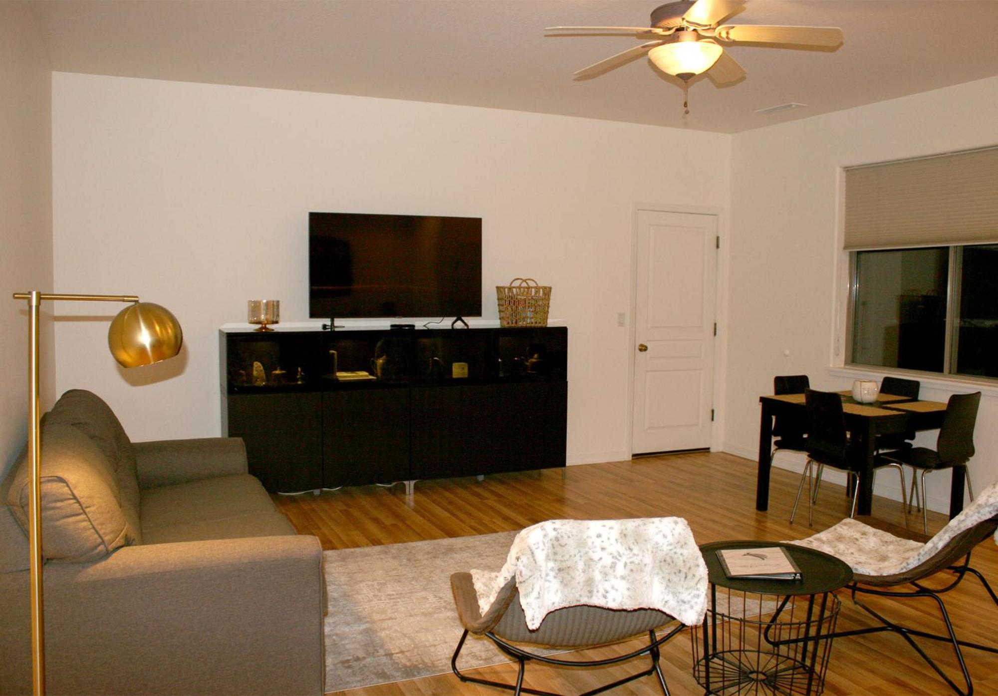 One-Bedroom House photo 2