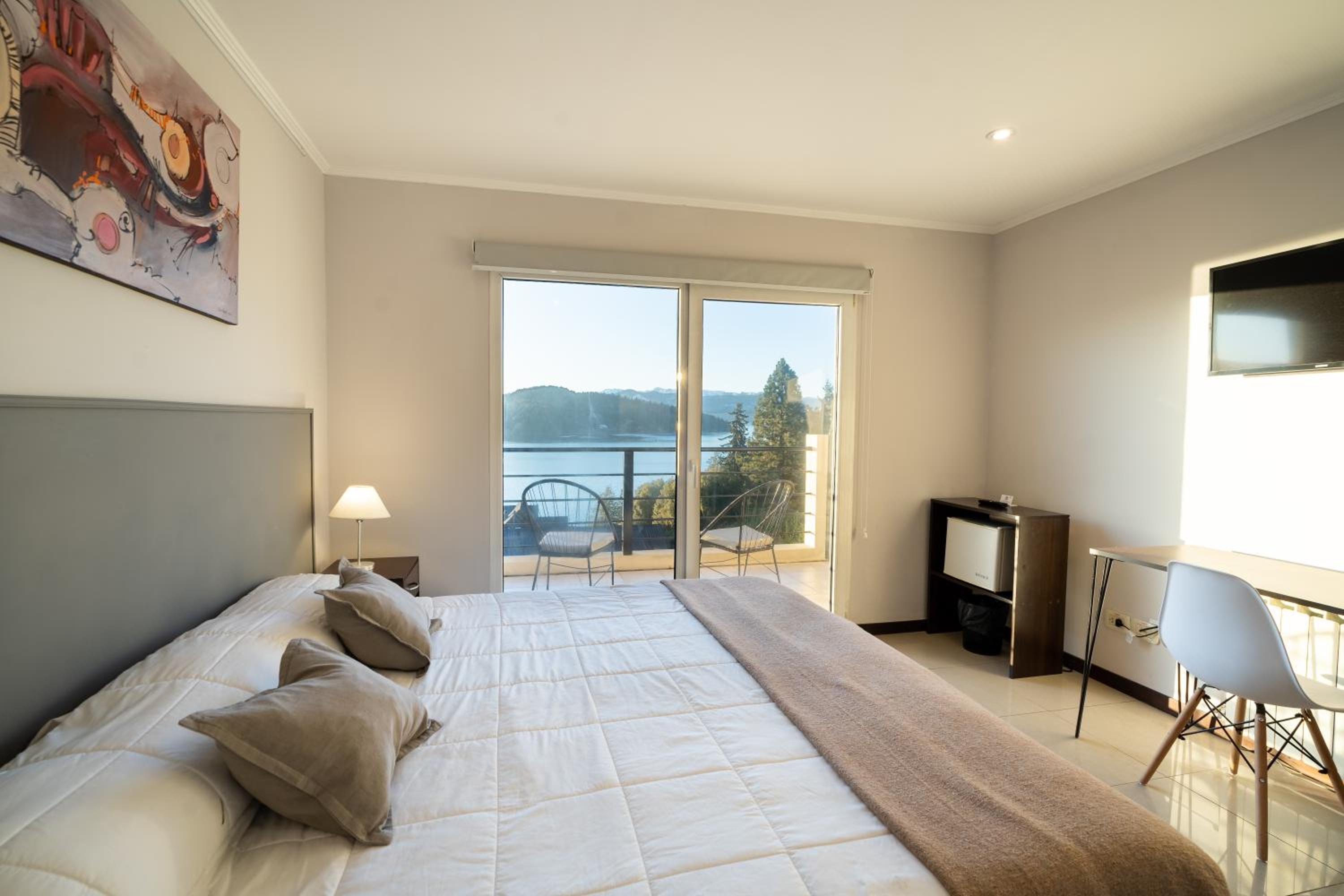 Double Room with Lake View photo 1