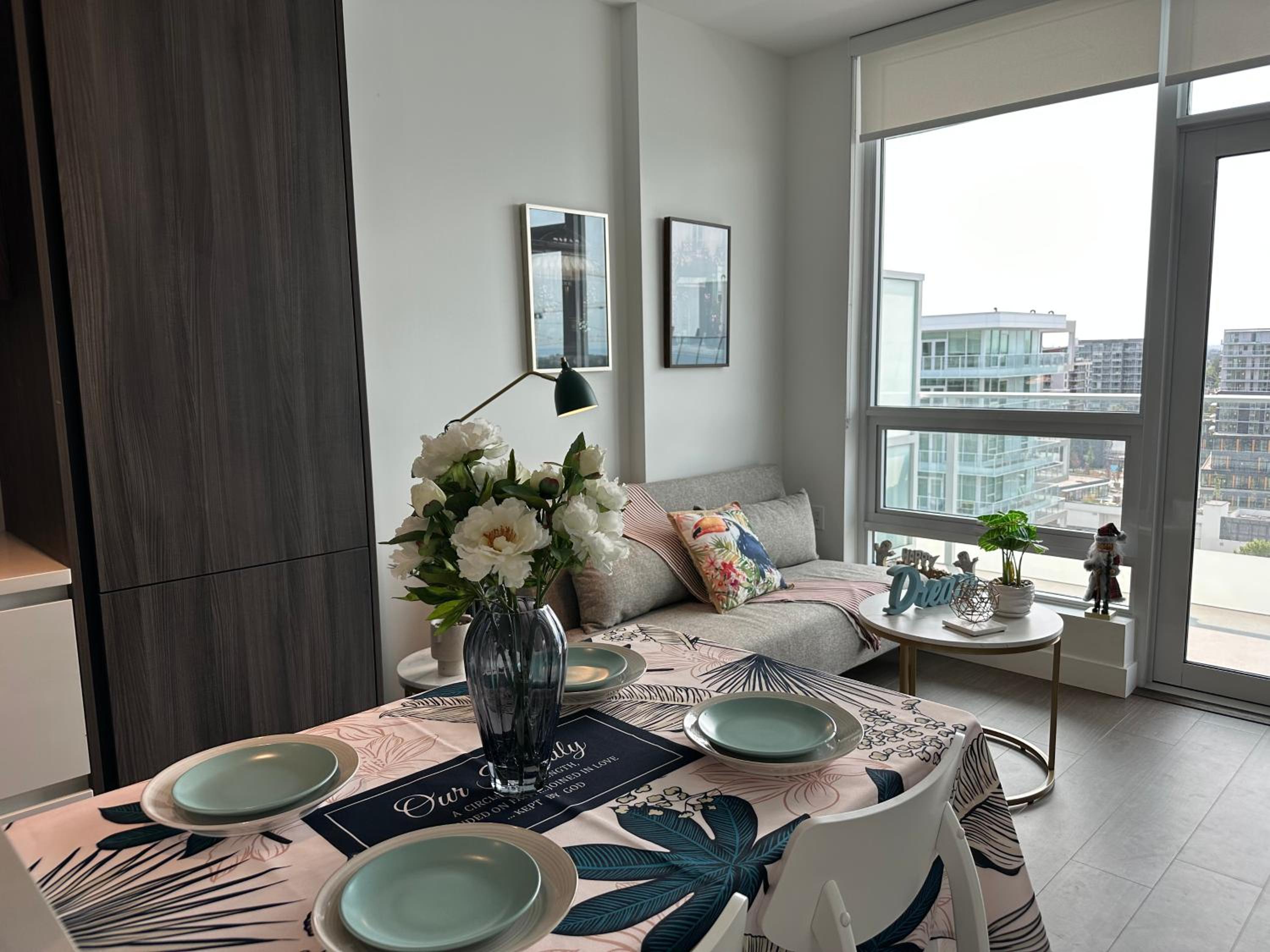 Apartment with City View photo 2