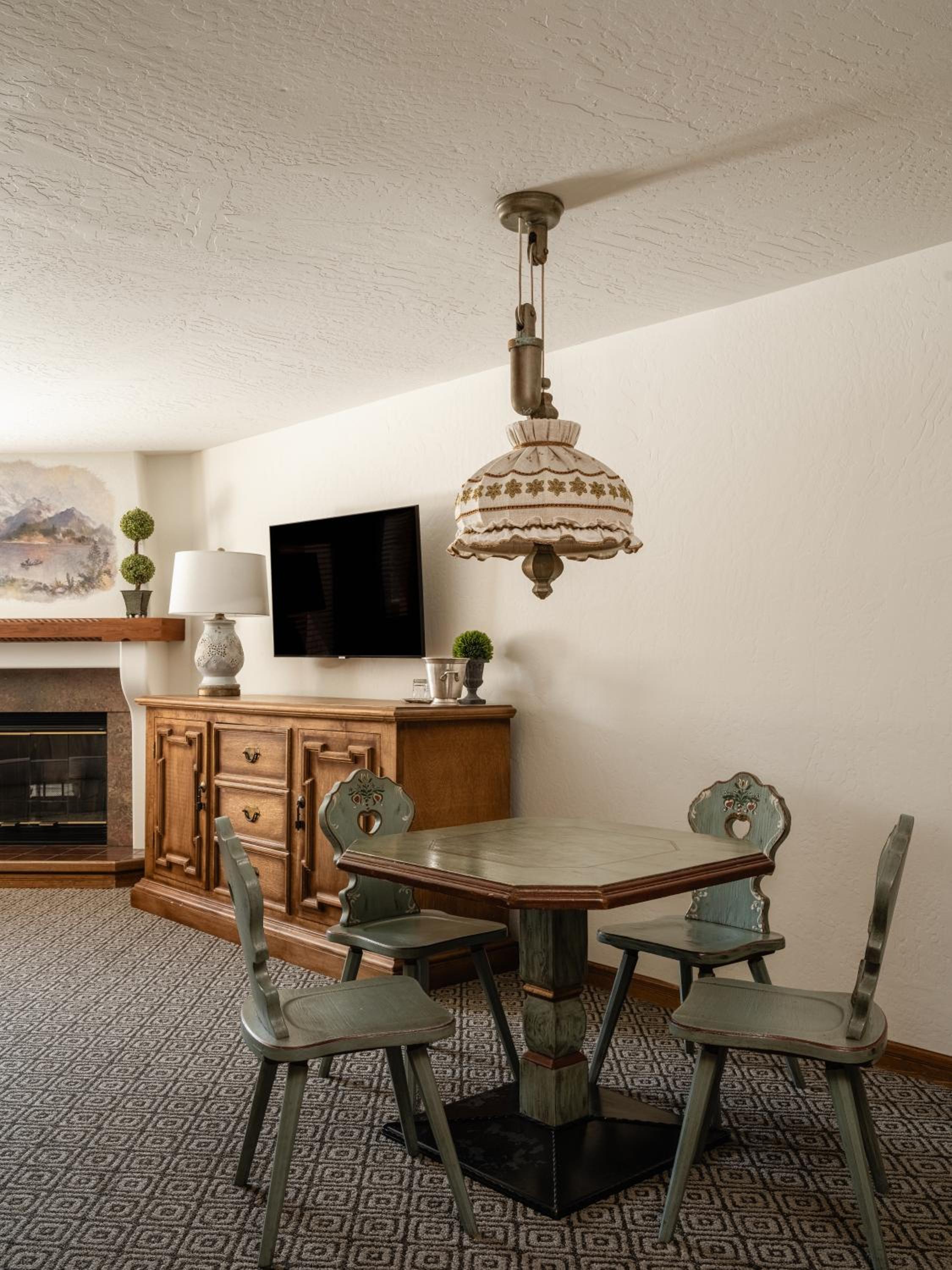 King Room With Fireplace photo 2