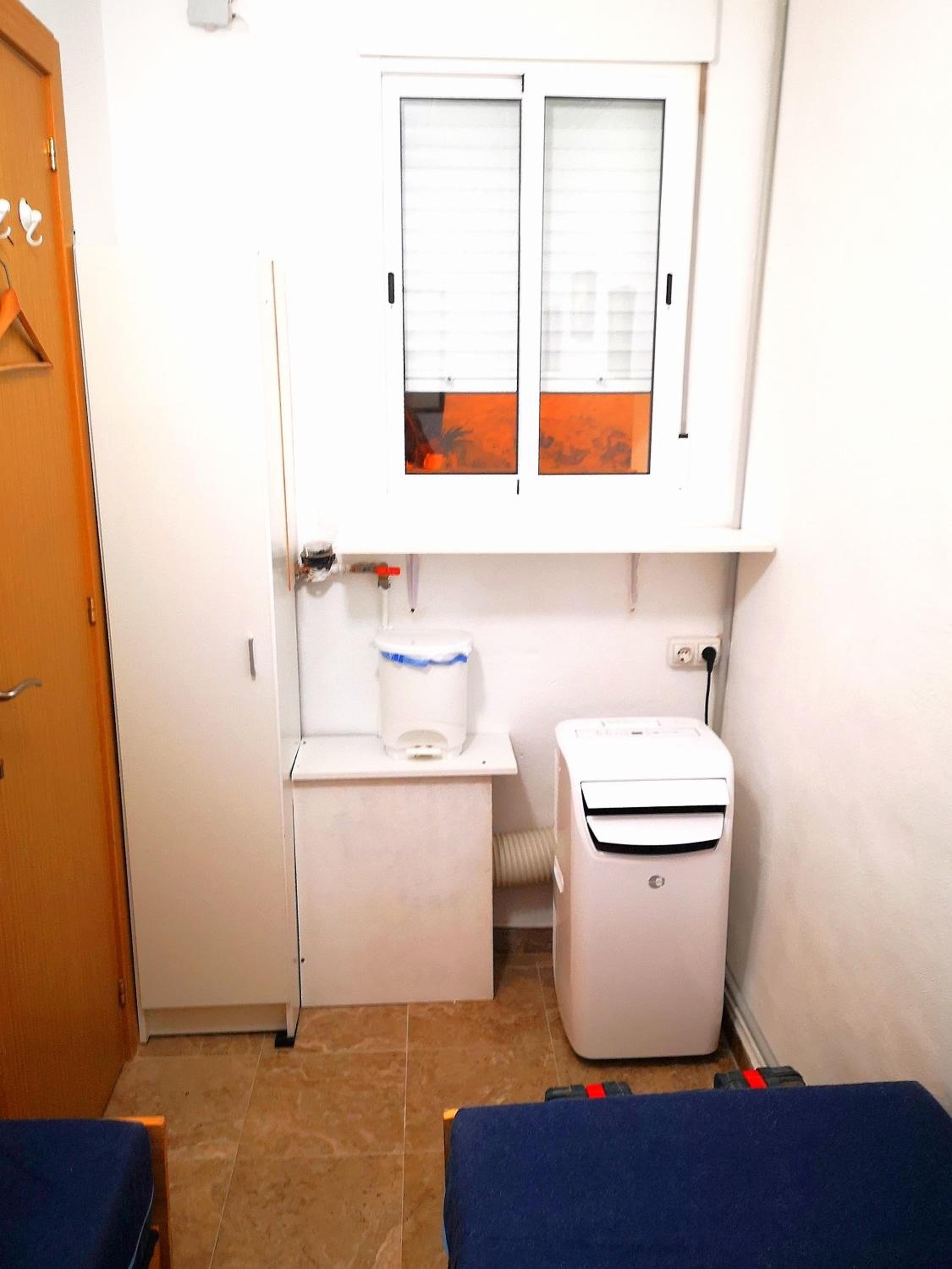 Small Twin Room photo 2