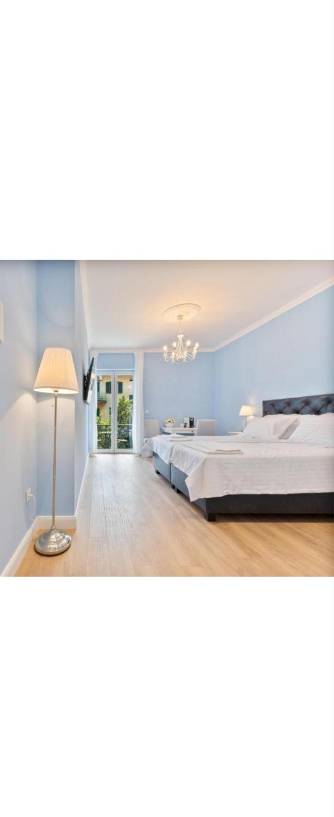 King Room with Balcony photo 1