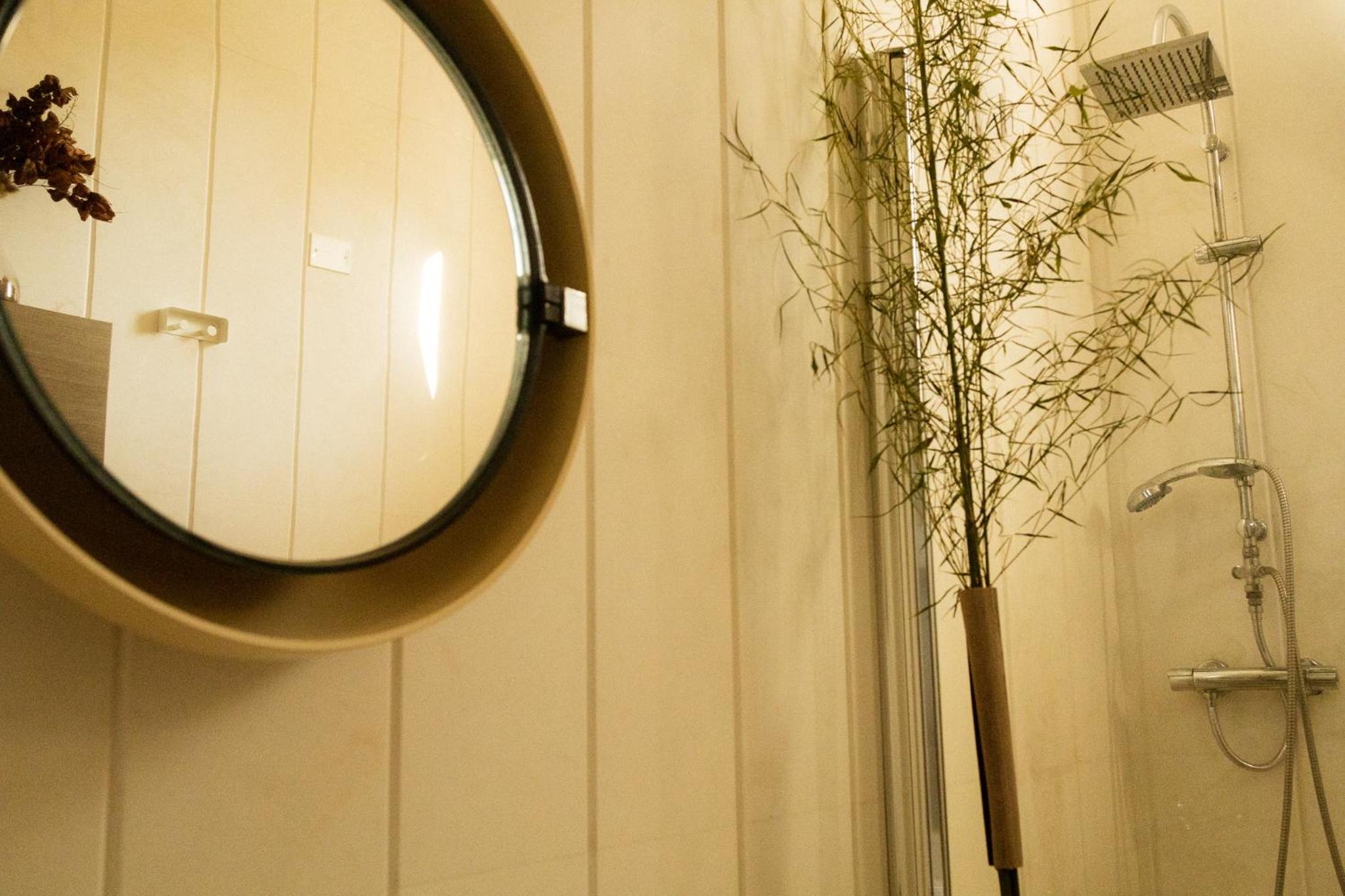 Family Room with Private Bathroom photo 2