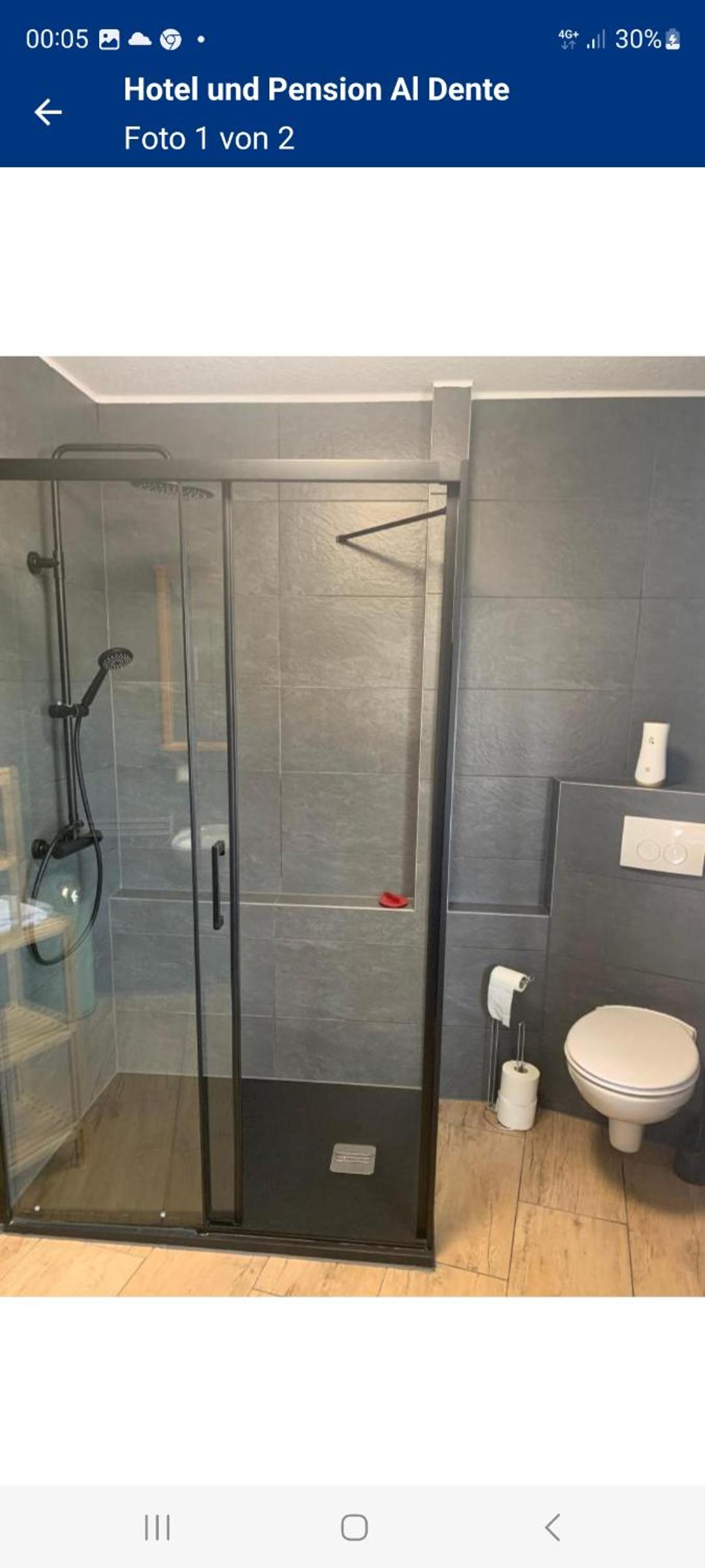 Double Room with Private Bathroom - Photo 13