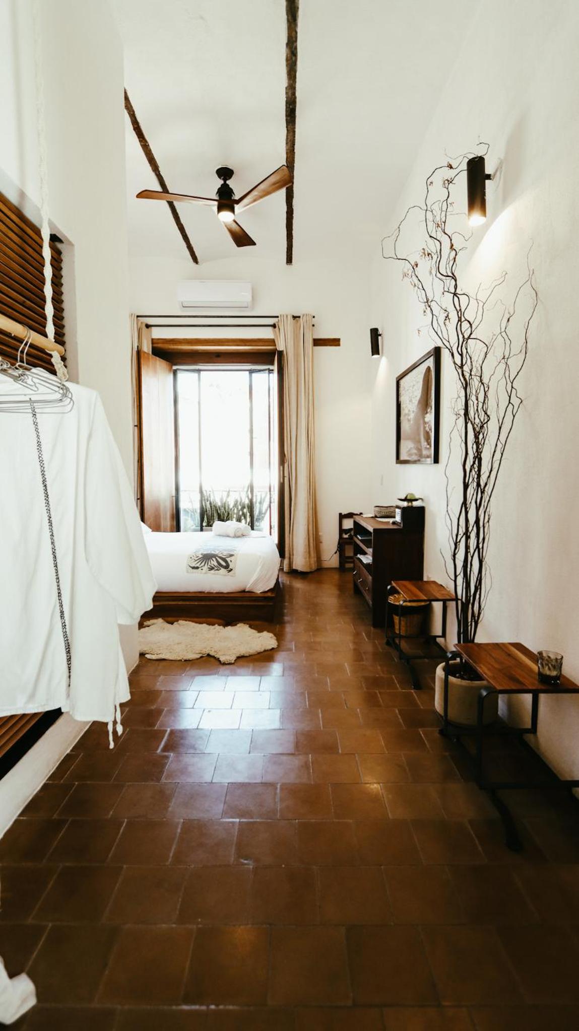 Standard Queen Room