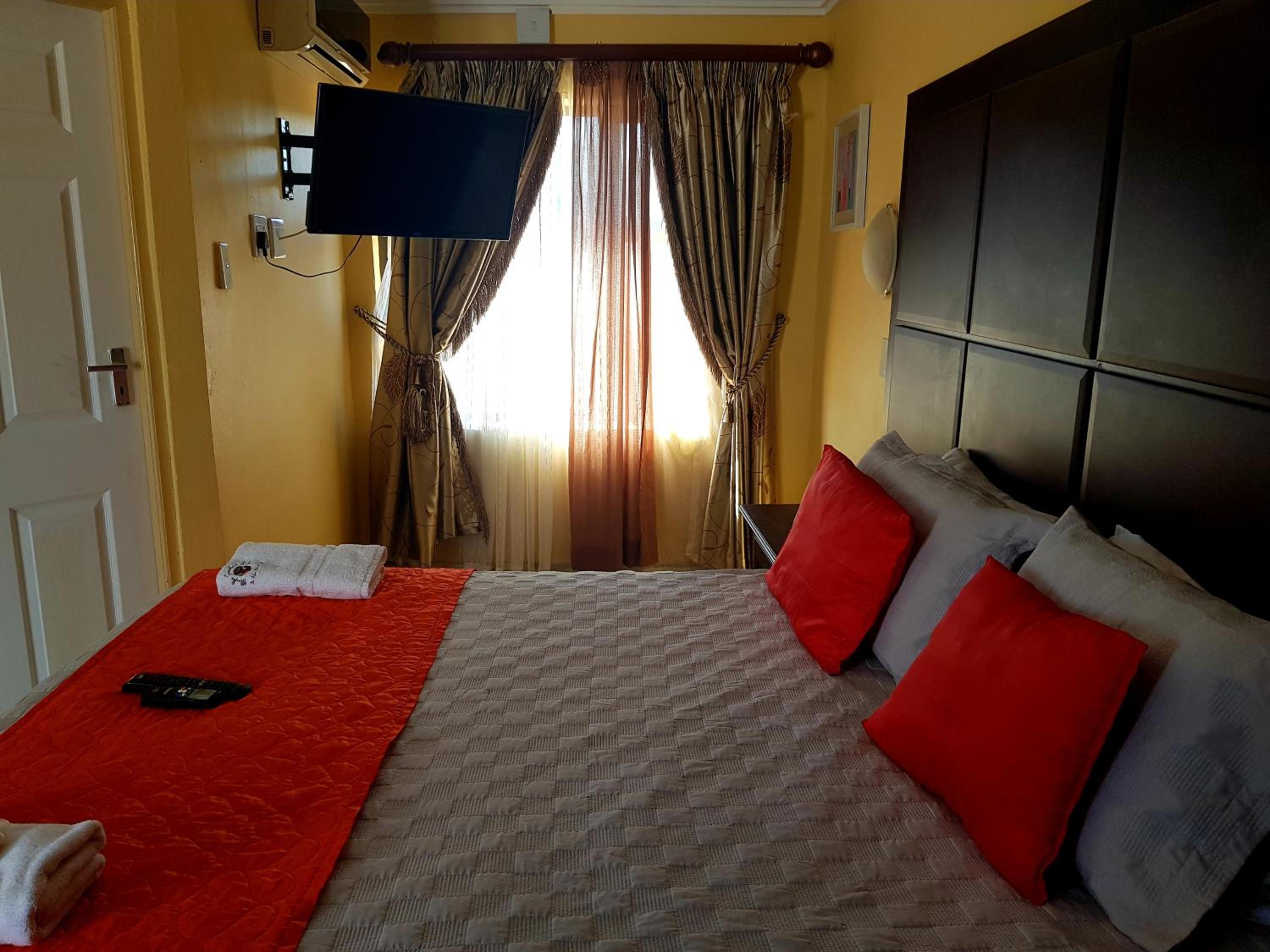Standard Double Room photo 2