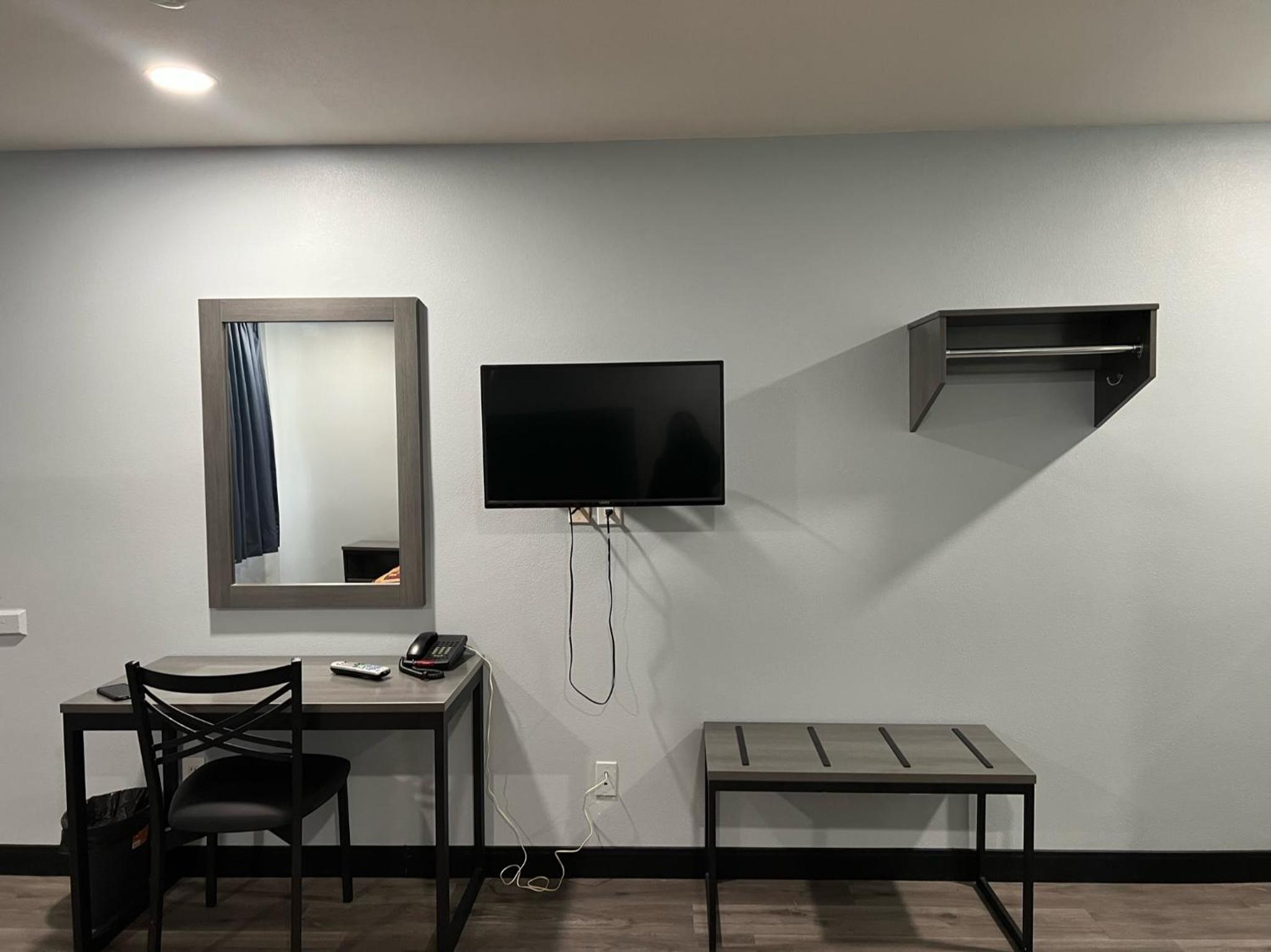 Deluxe Queen Room - Photo 4