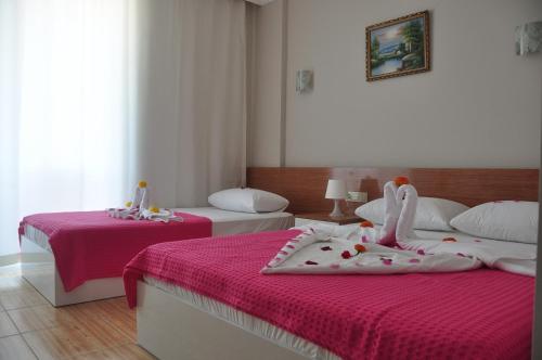 Double Room with Balcony (2 Adults + 1 Child) photo 2