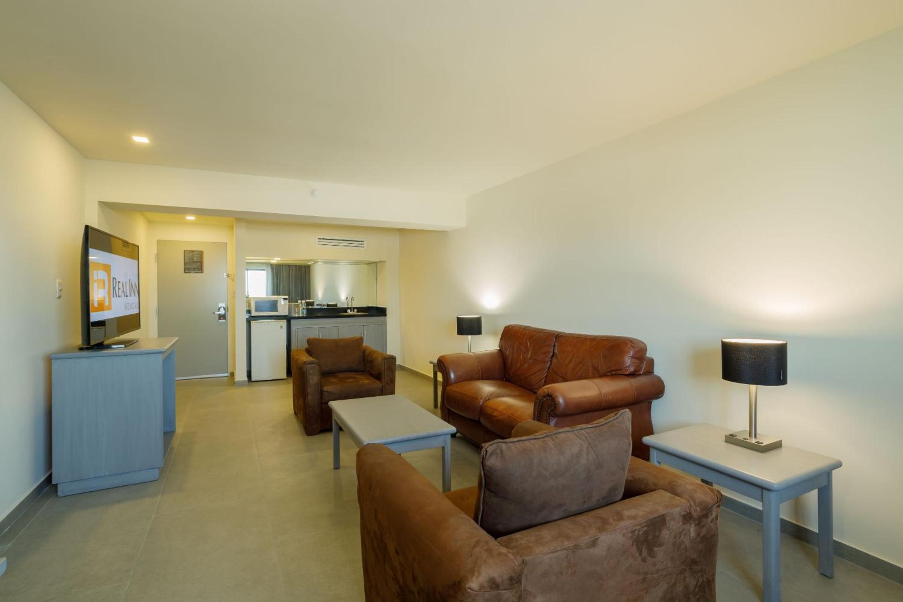 Executive Suite with One King Bed (Non Smoking) photo 3