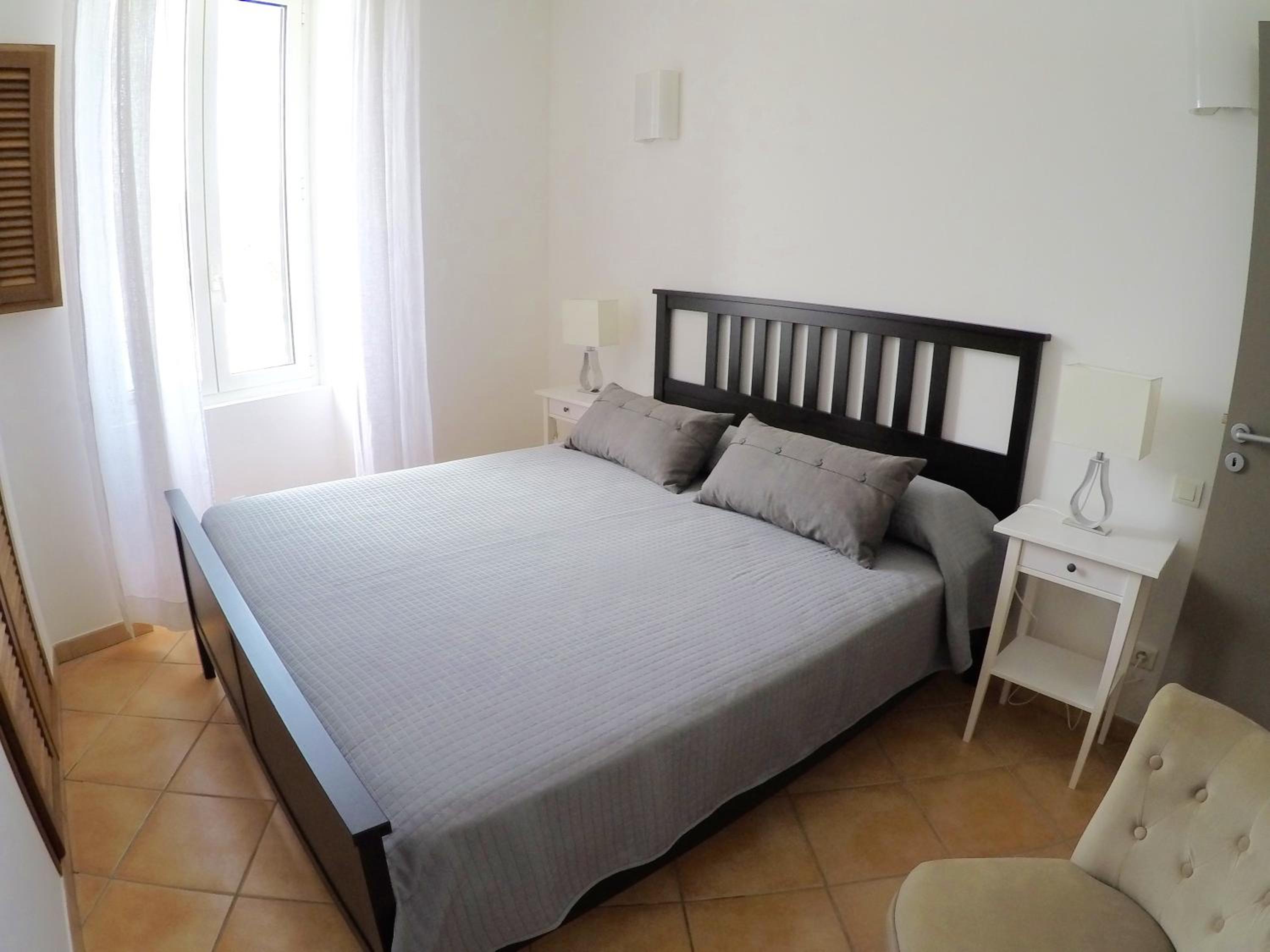 Three-Bedroom Apartment - Photo 8