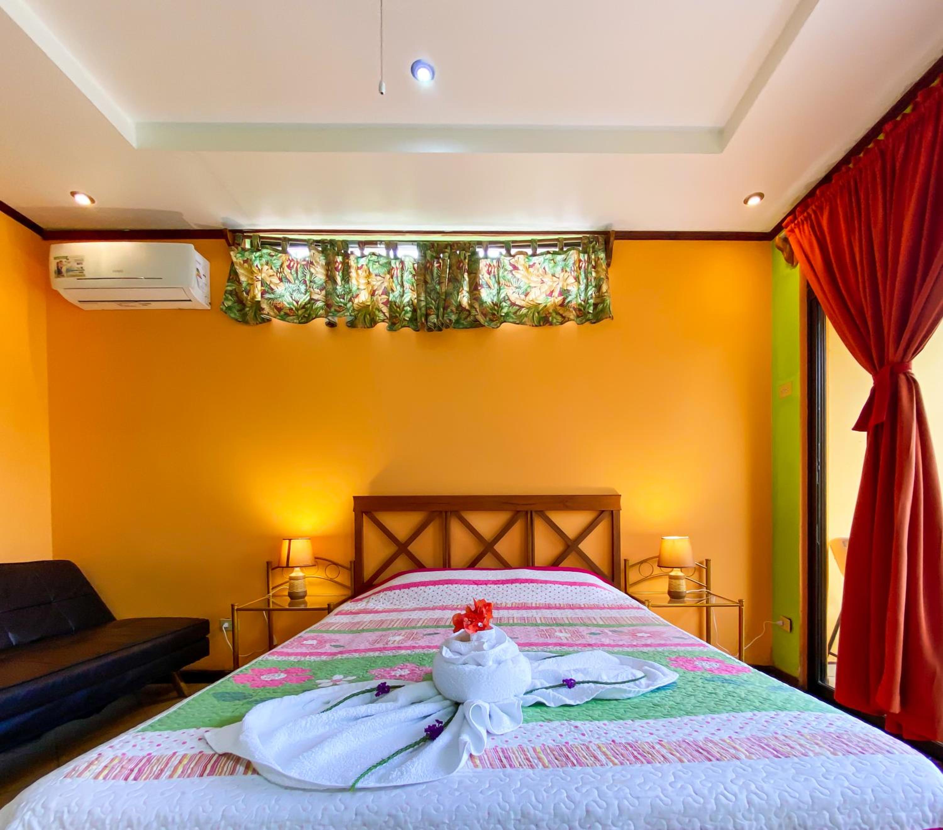 Basic Triple Room photo 1