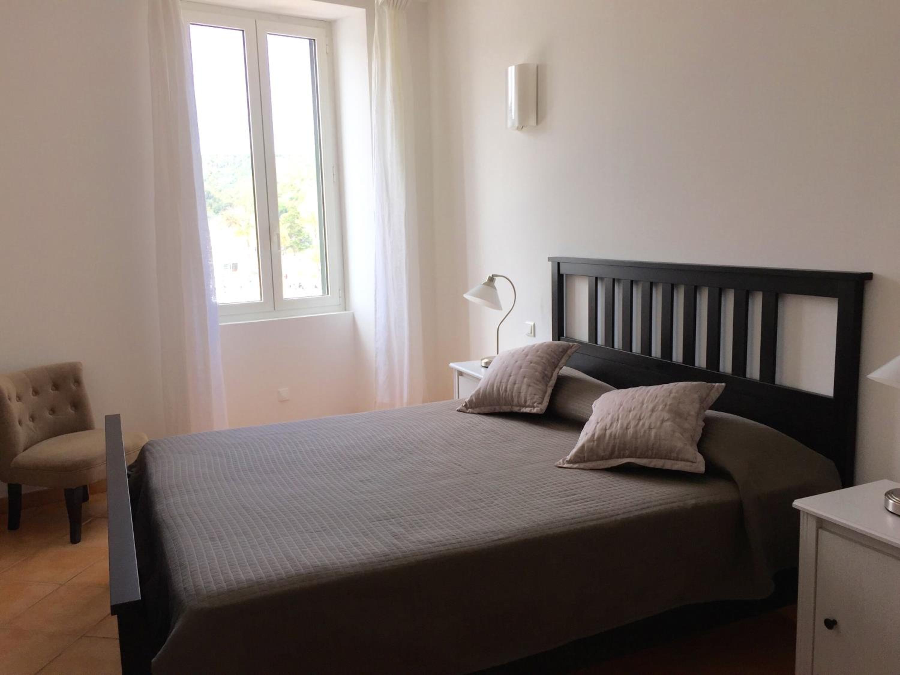 Three-Bedroom Apartment - Photo 3