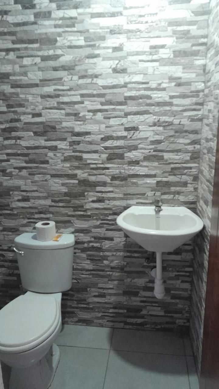 Twin Room with Private Bathroom photo 3