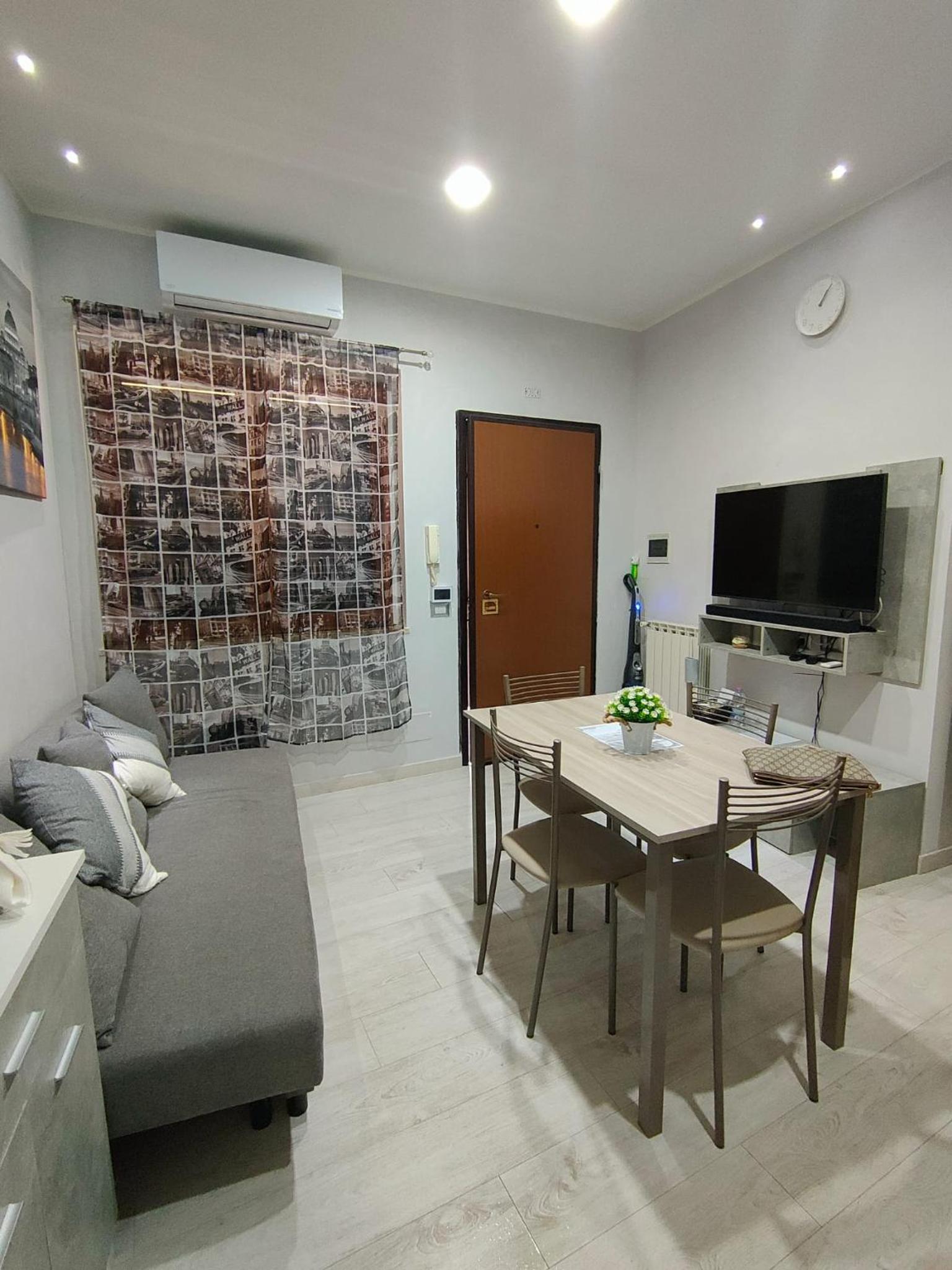 One-Bedroom Apartment photo 2