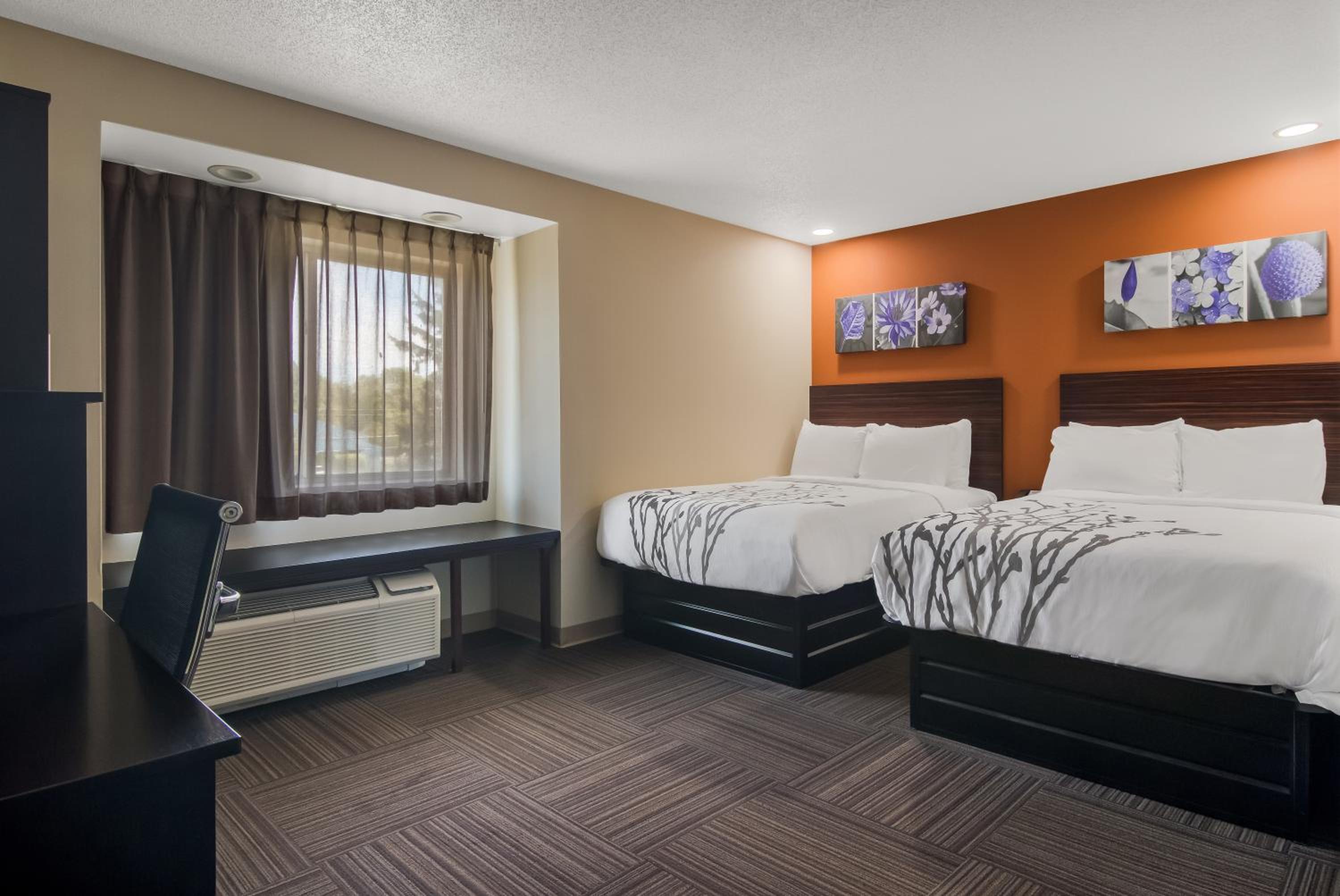Double Room with Two Double Beds - Non Smoking - Photo 2