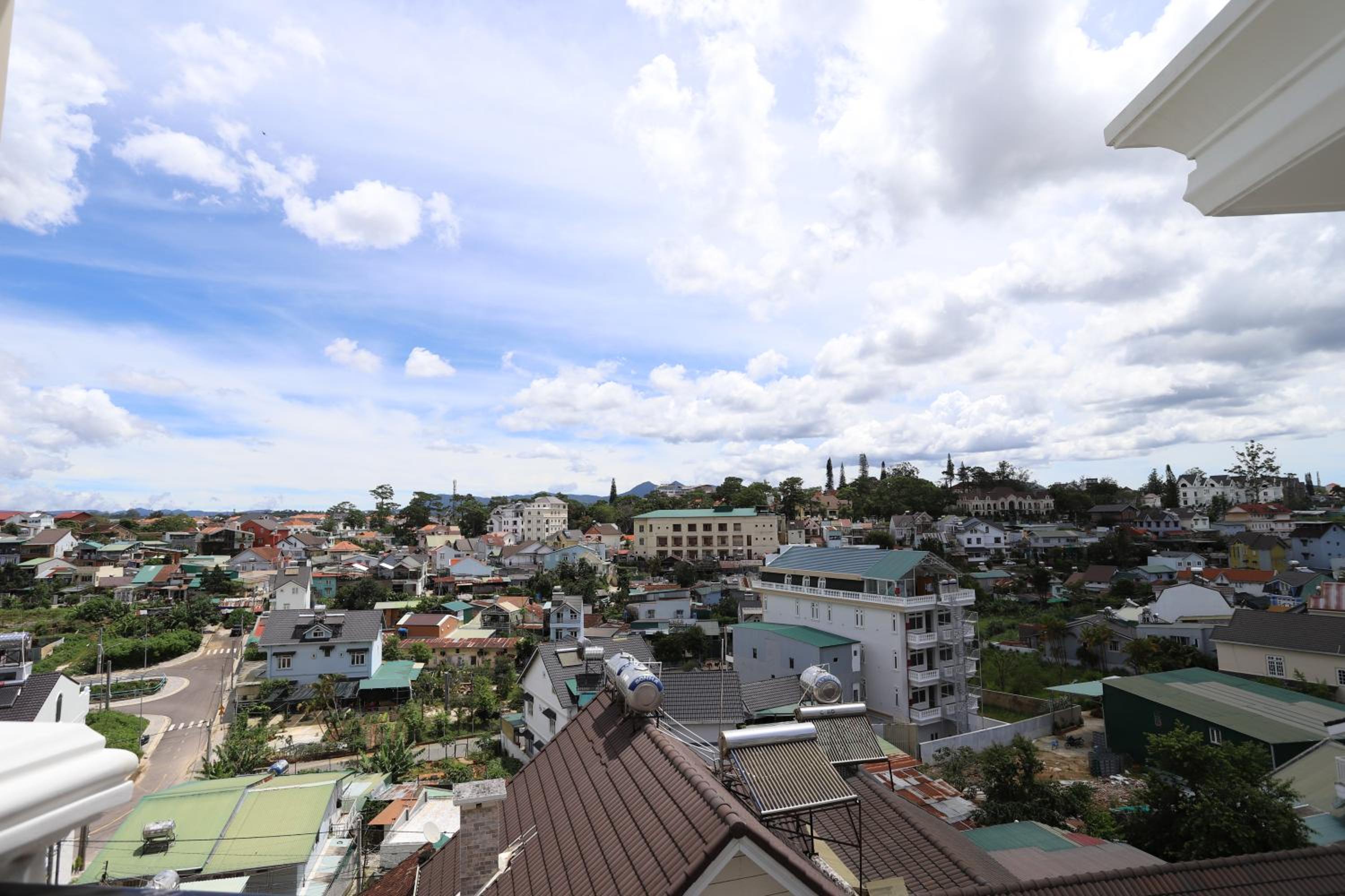 Suite with City View - Photo 4