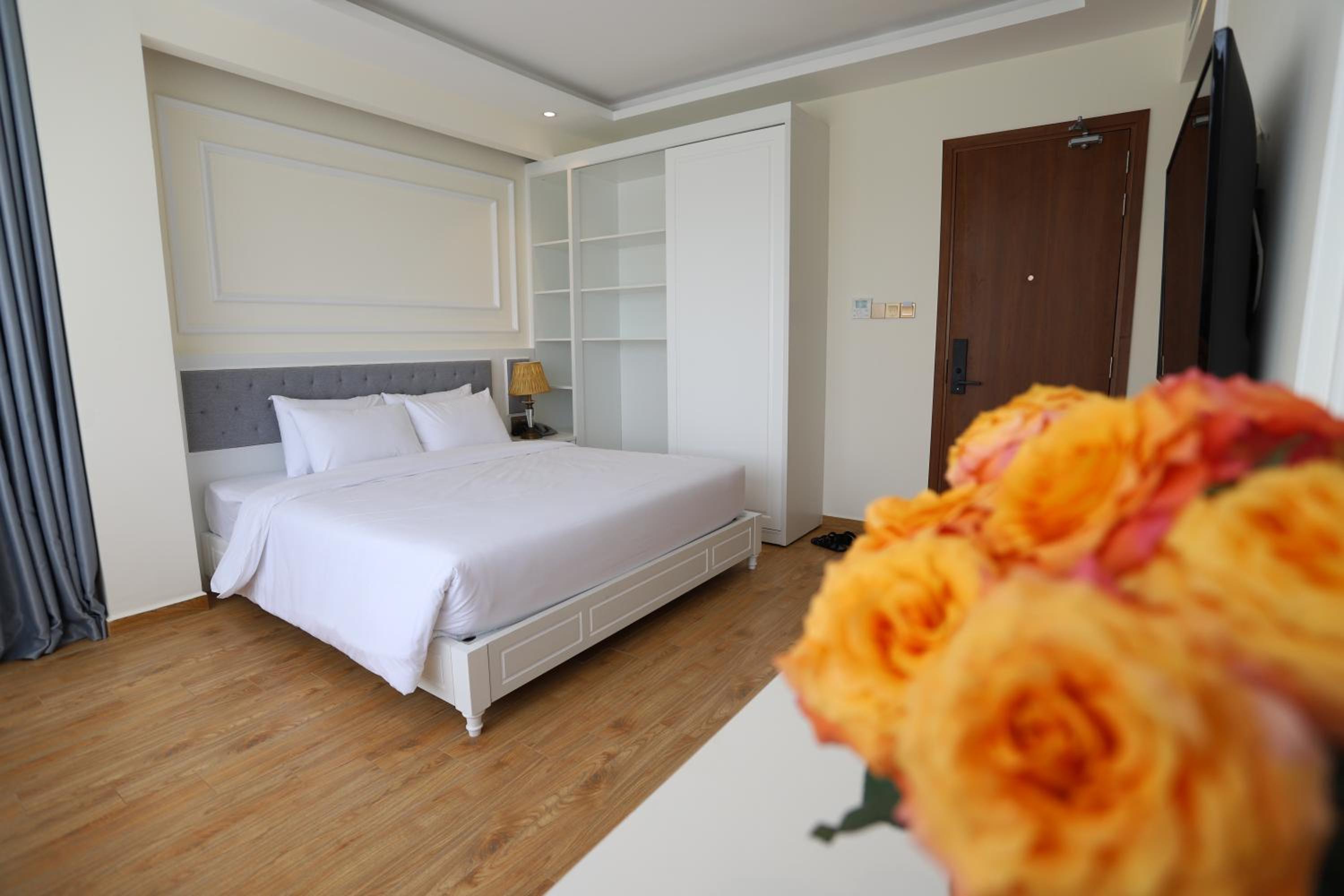 Suite with City View - Photo 6