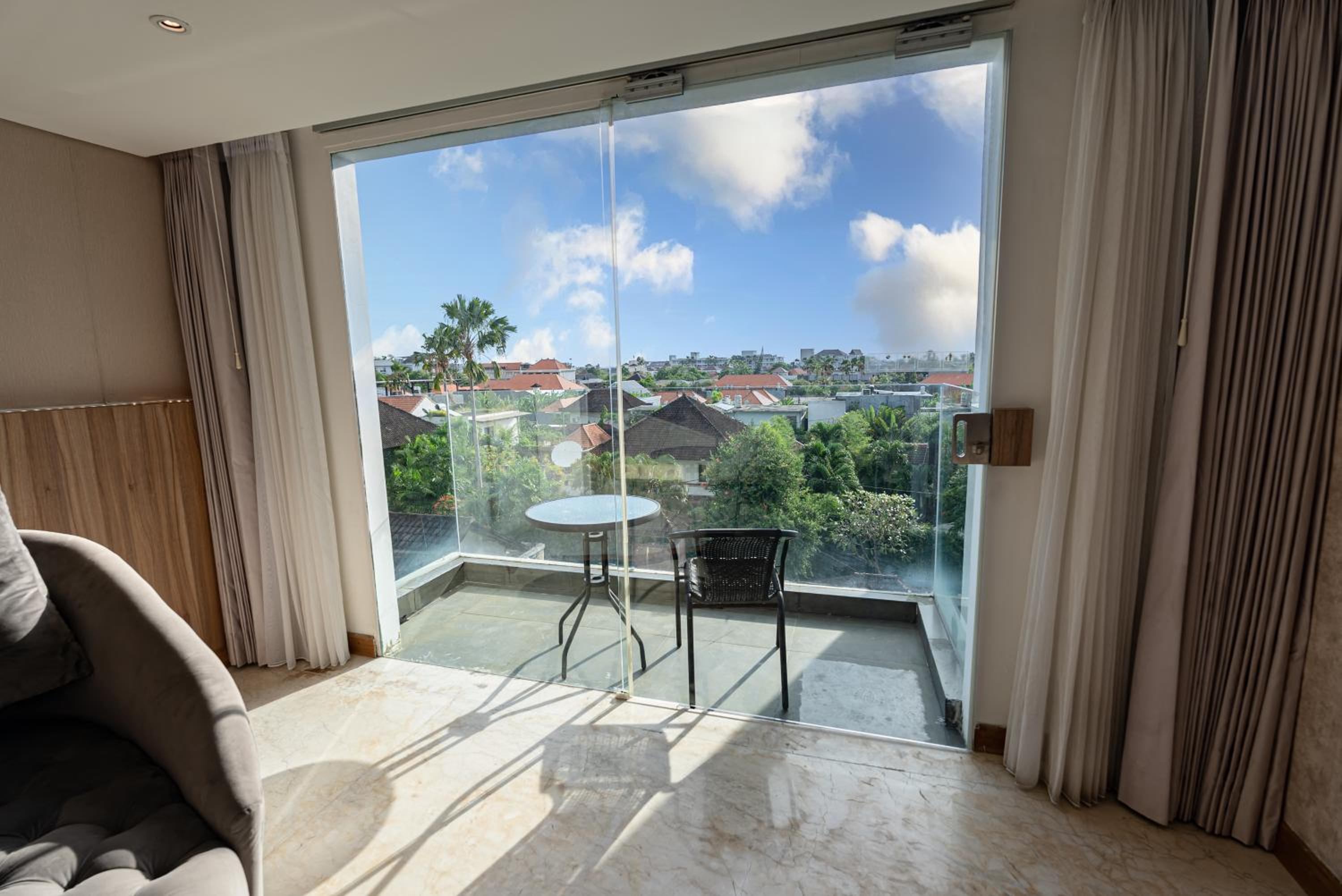 Grand Deluxe Room - Photo 7