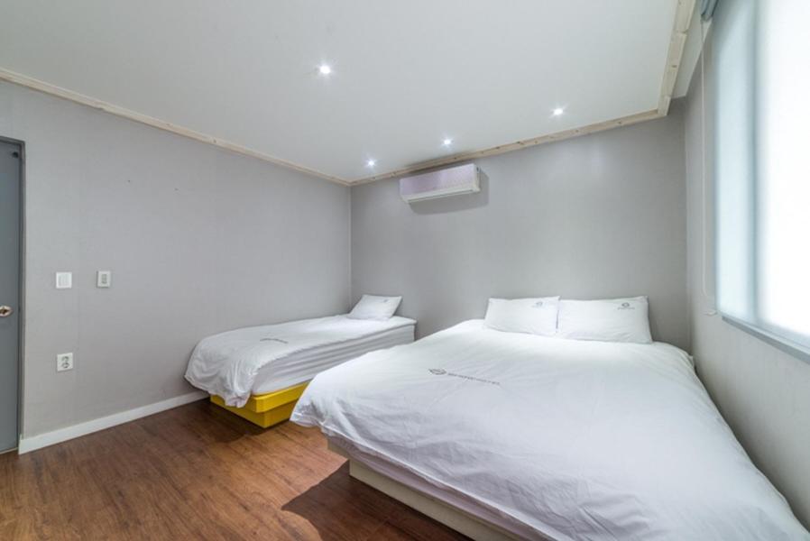  Familly Room photo 3