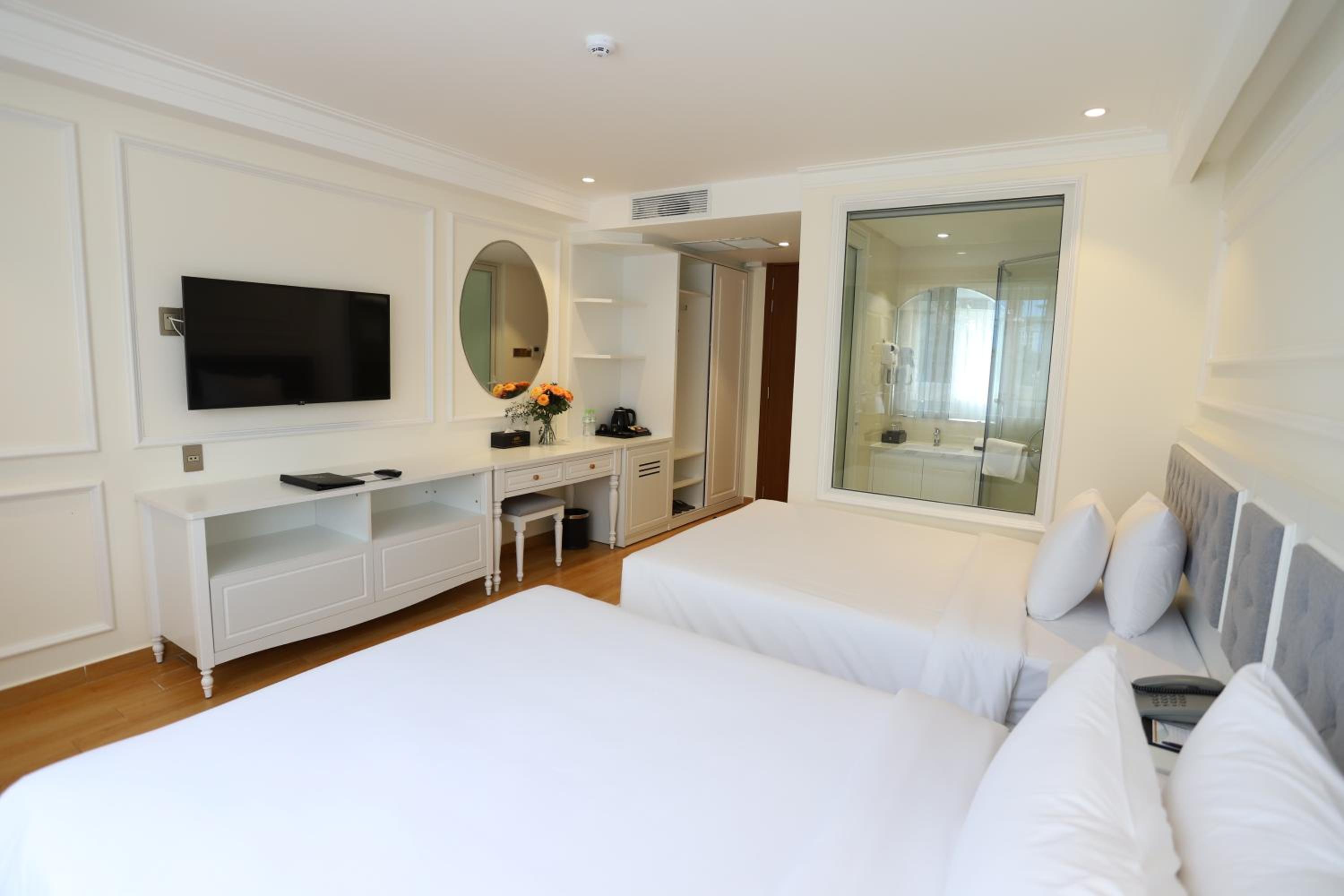 Deluxe Double or Twin Room - Photo 7