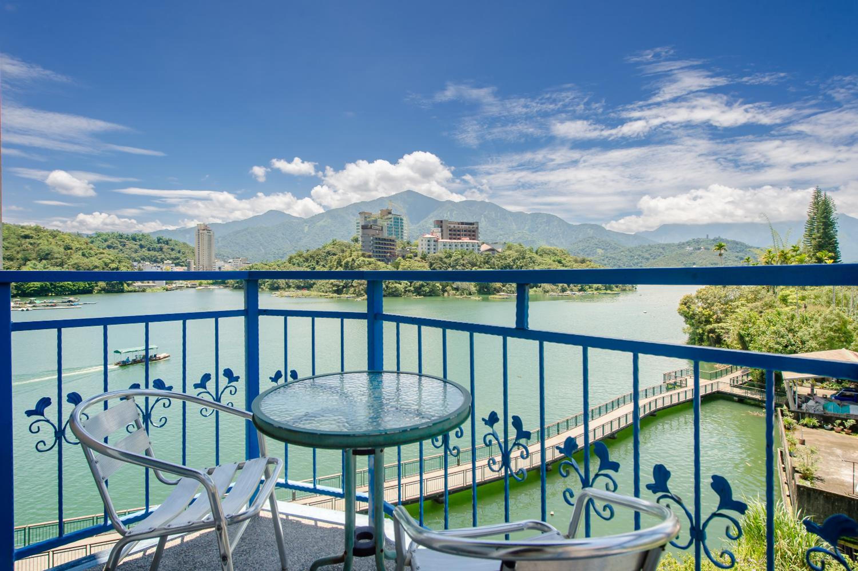 Double Room with Lake View photo 3