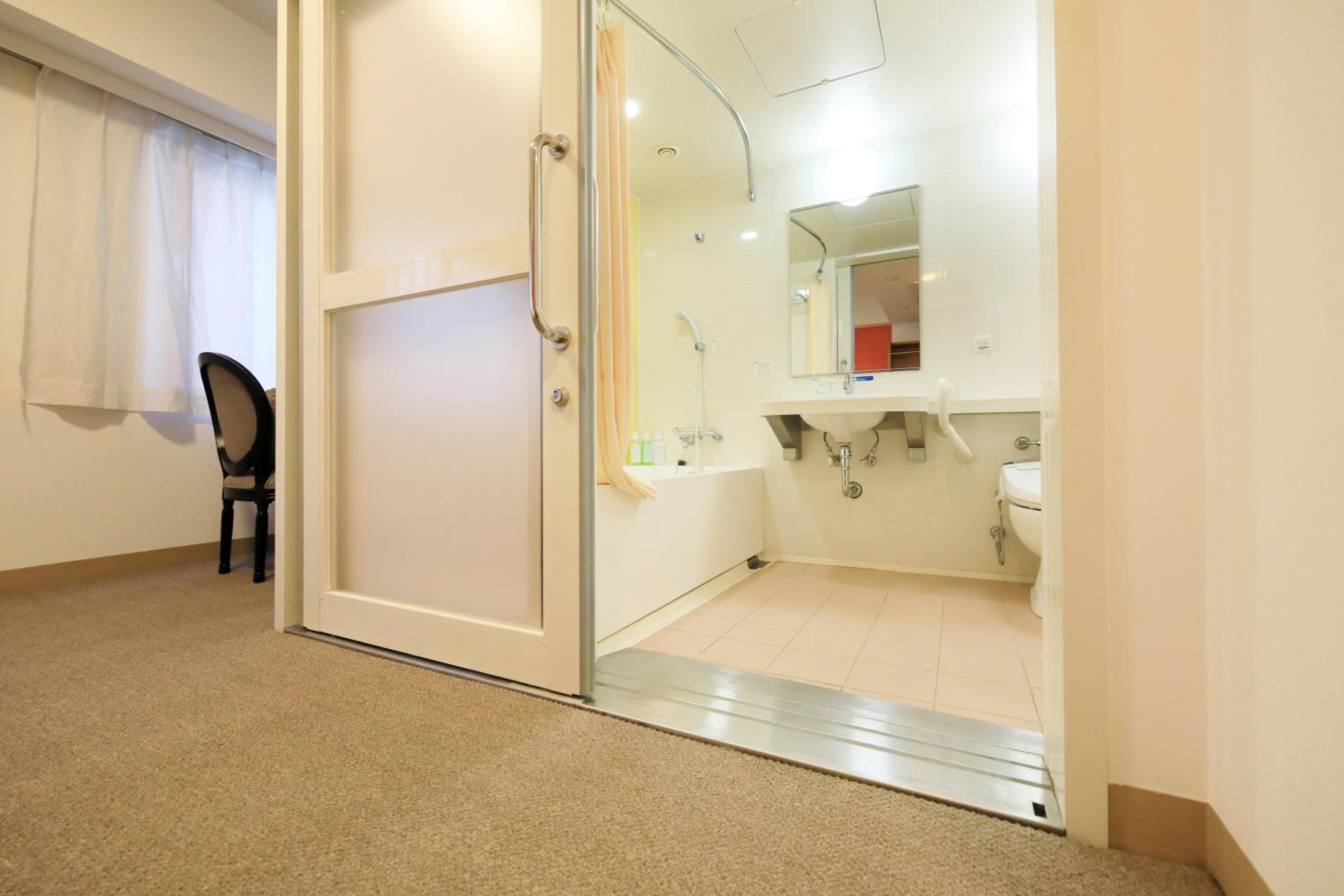 Universal Room - Photo 4