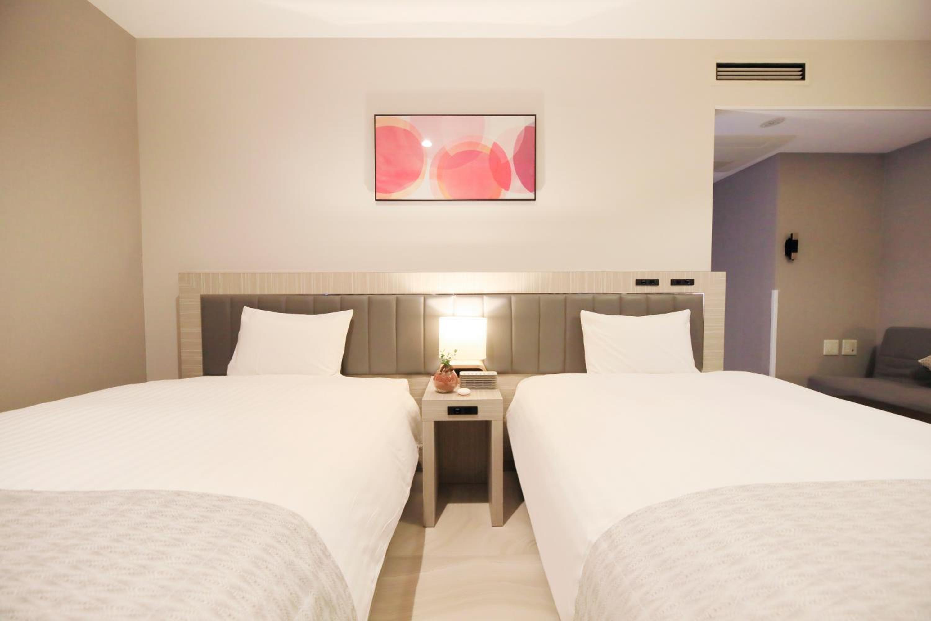 Twin Room - Photo 5