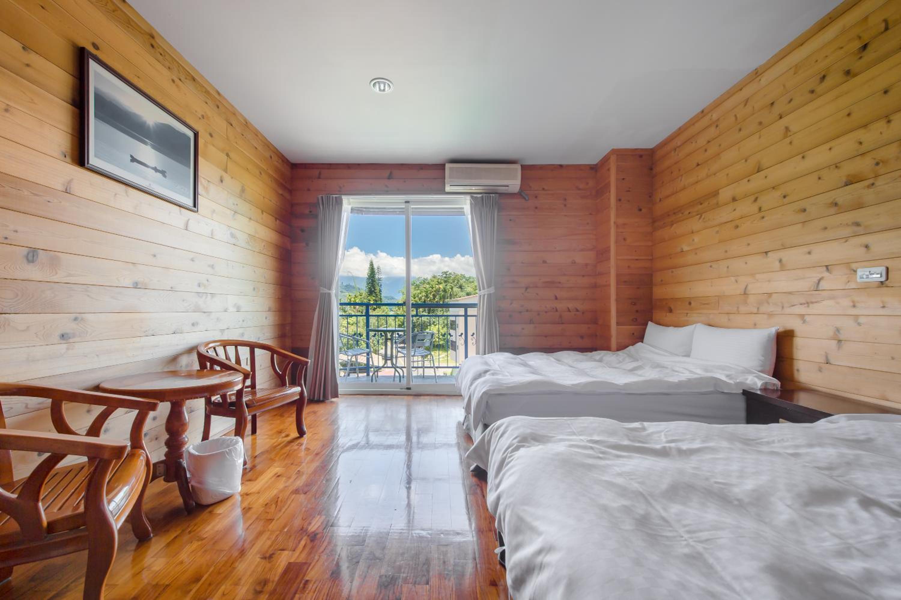 Quadruple Room with Mountain View photo 1