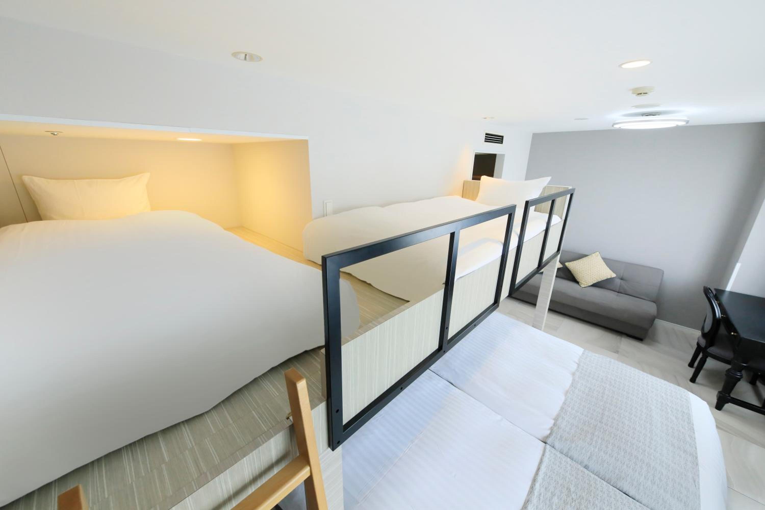 Superior Twin Room with Bunk Bed - Photo 2