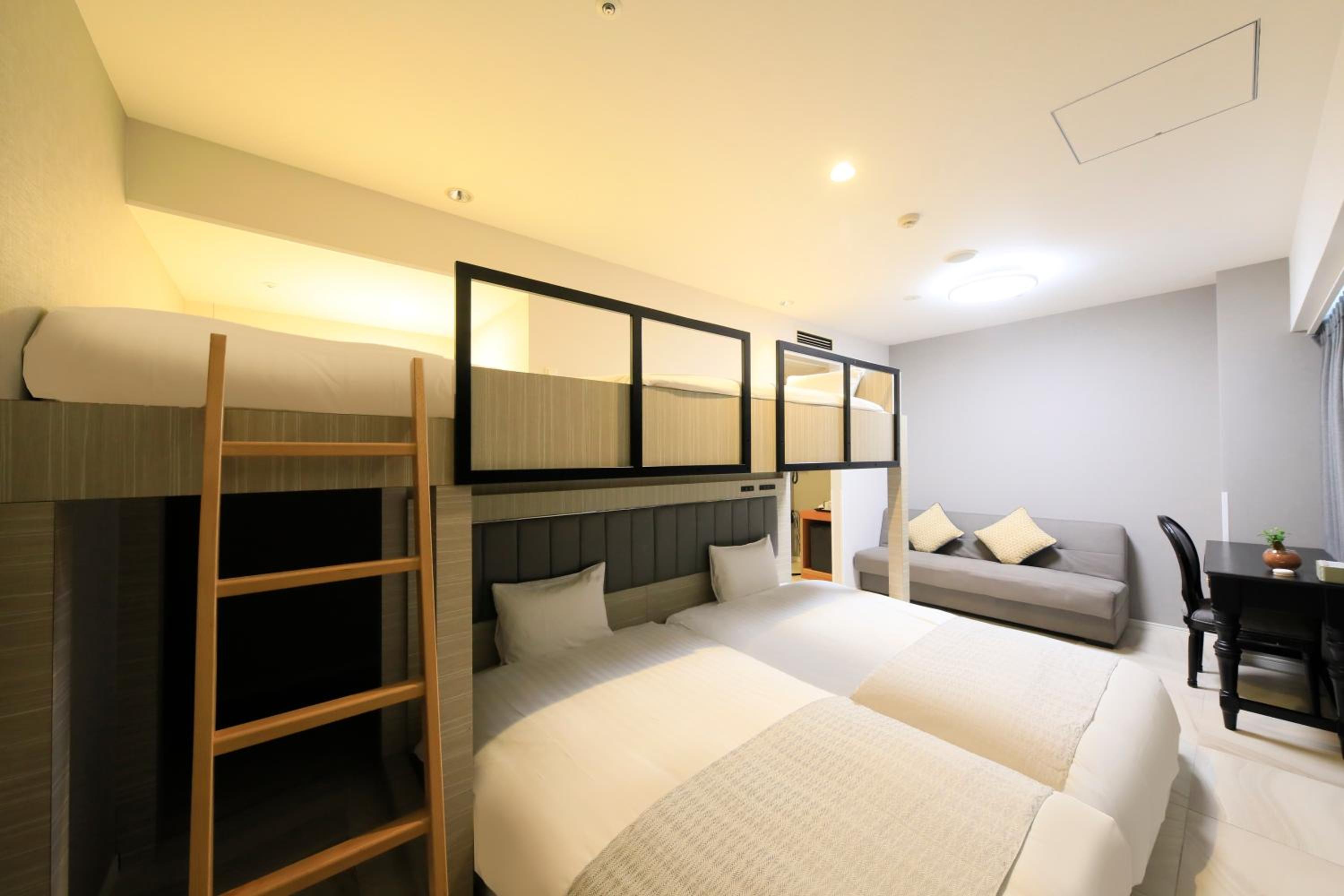 Superior Twin Room with Bunk Bed - Photo 5
