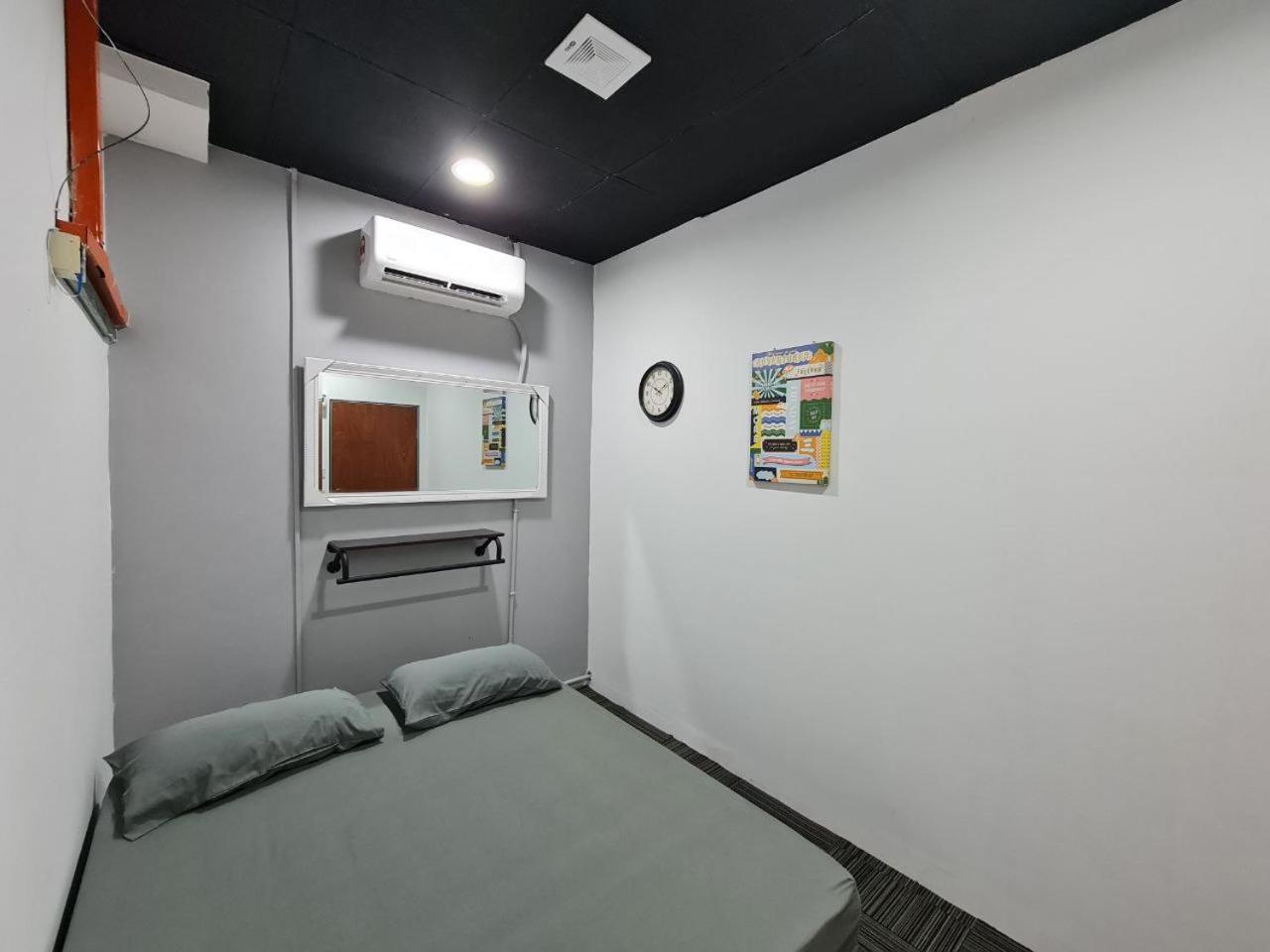 Double Room with Shared Bathroom photo 1