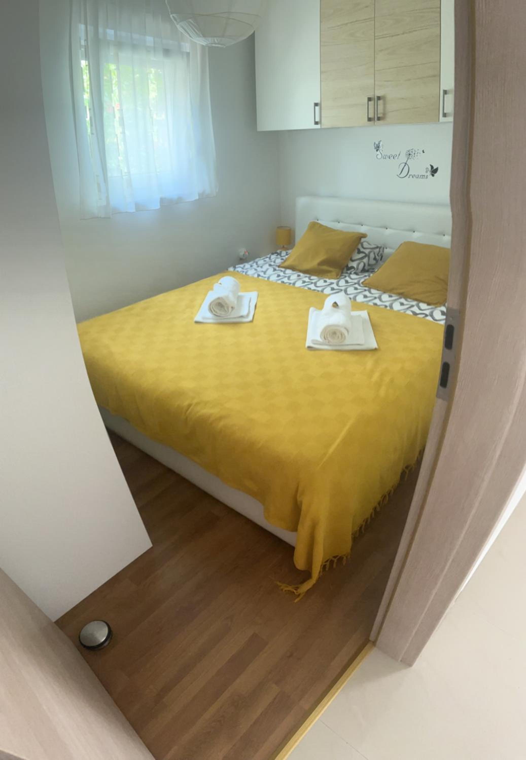 One-Bedroom House photo 1