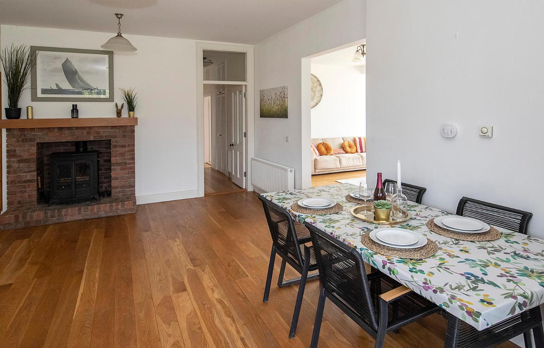 Three-Bedroom House photo 2