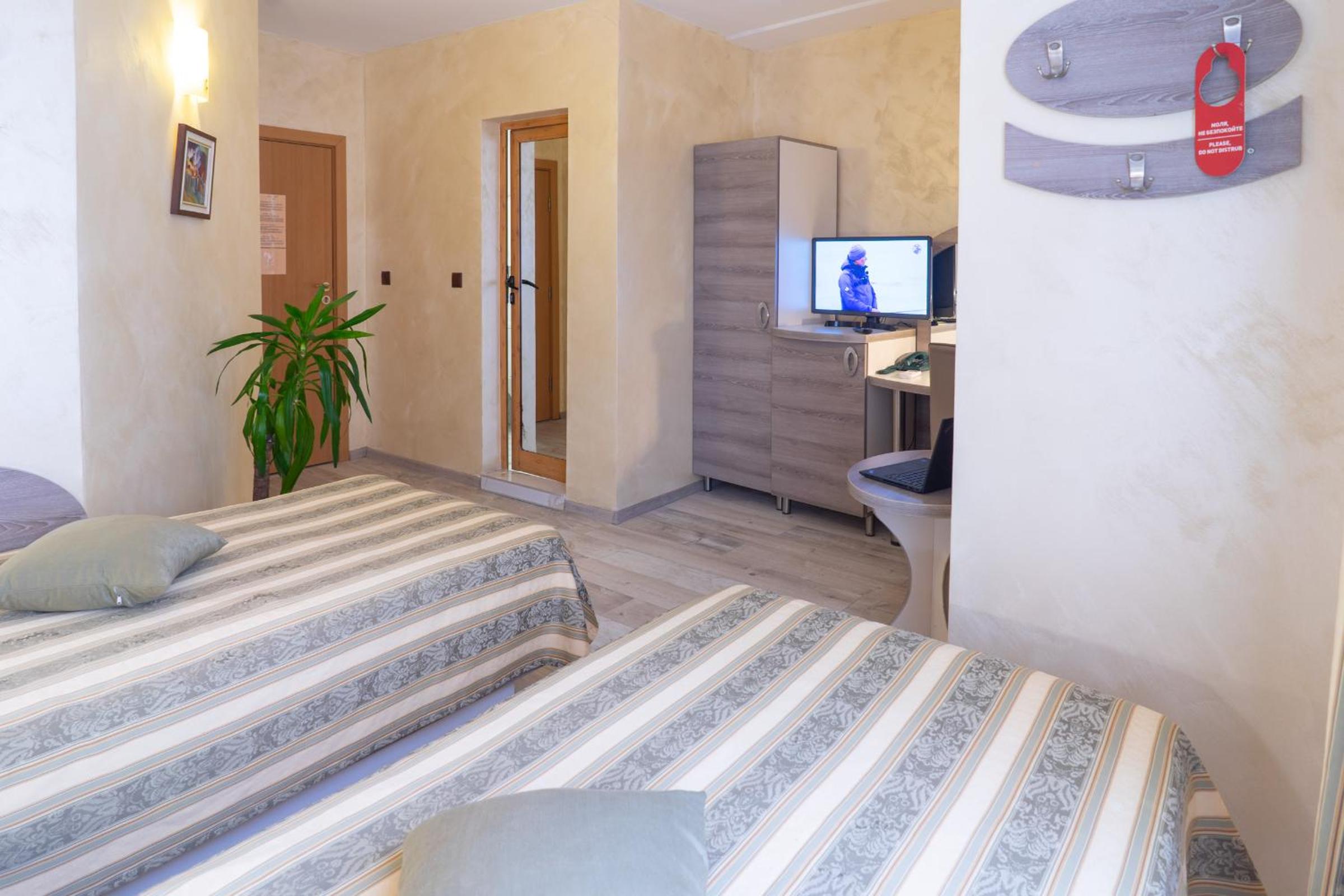 Double or Twin Room - Photo 40