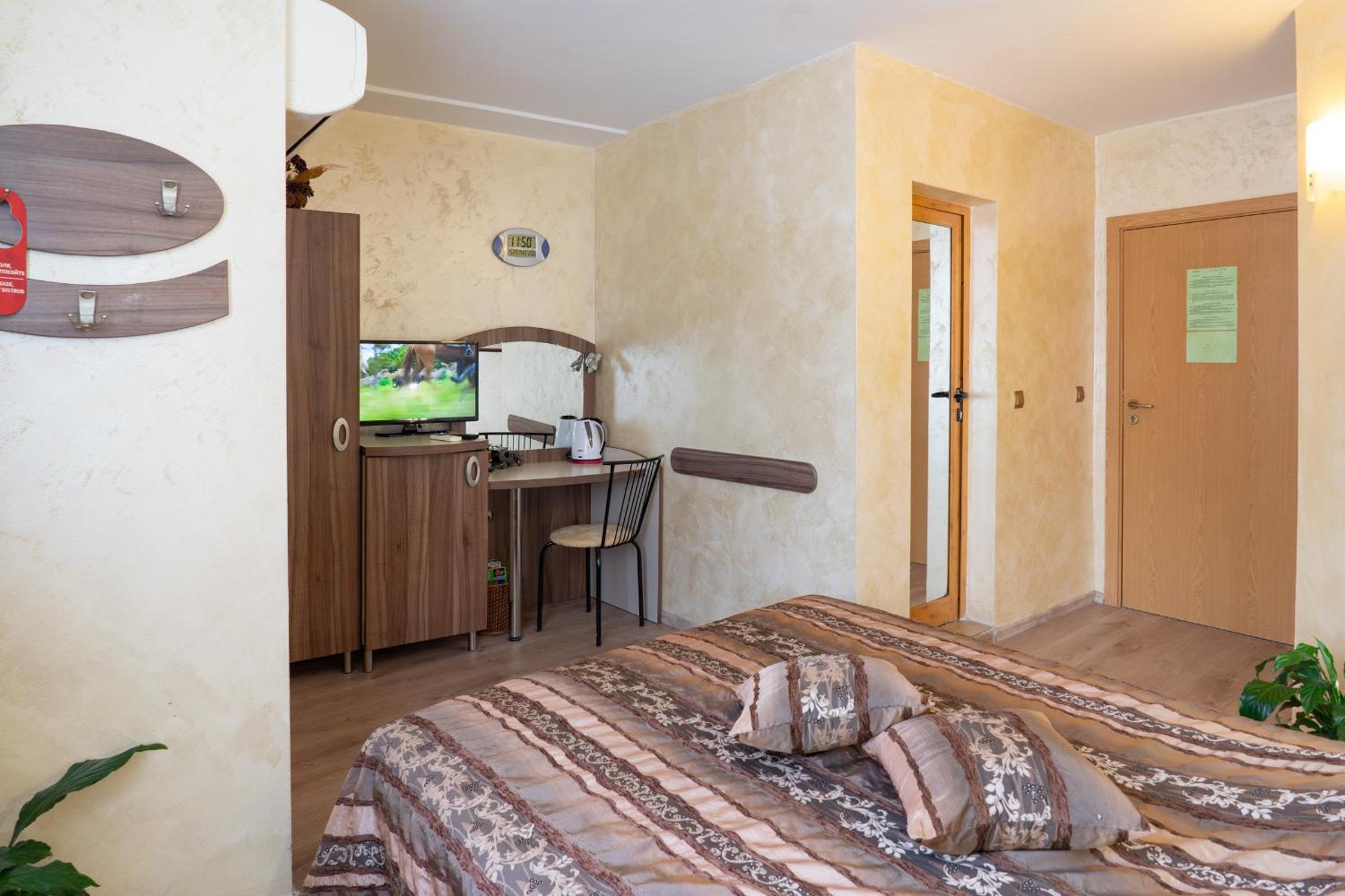 Double or Twin Room - Photo 29