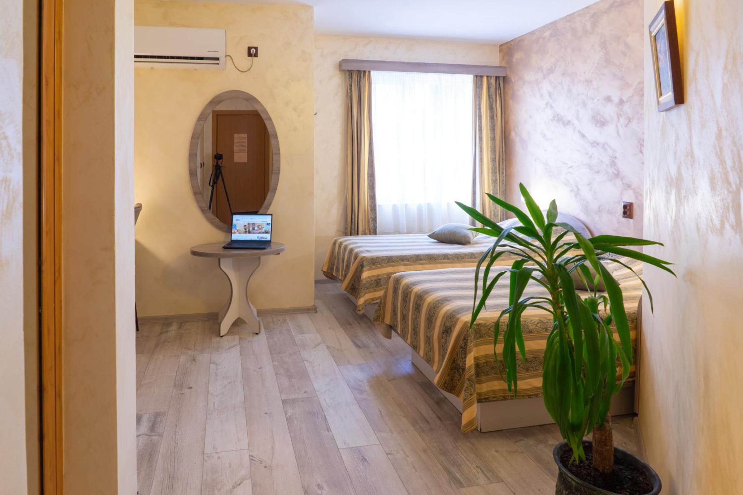 Double or Twin Room - Photo 2