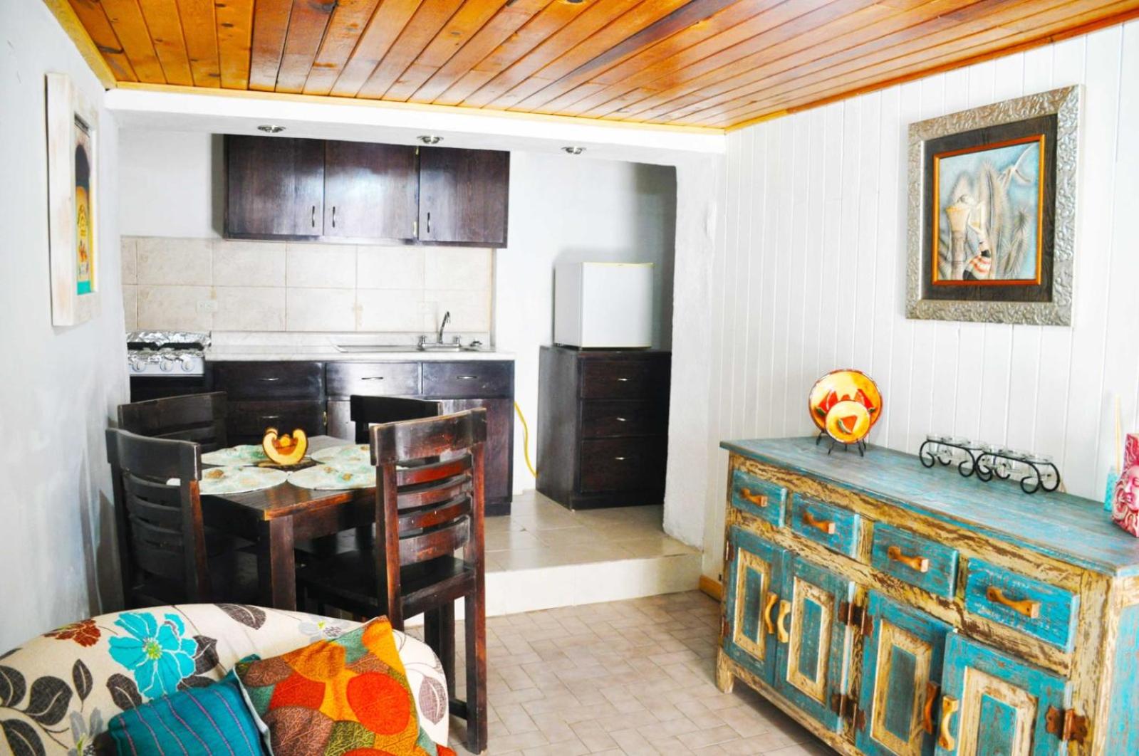 One-Bedroom Apartment - Photo 2