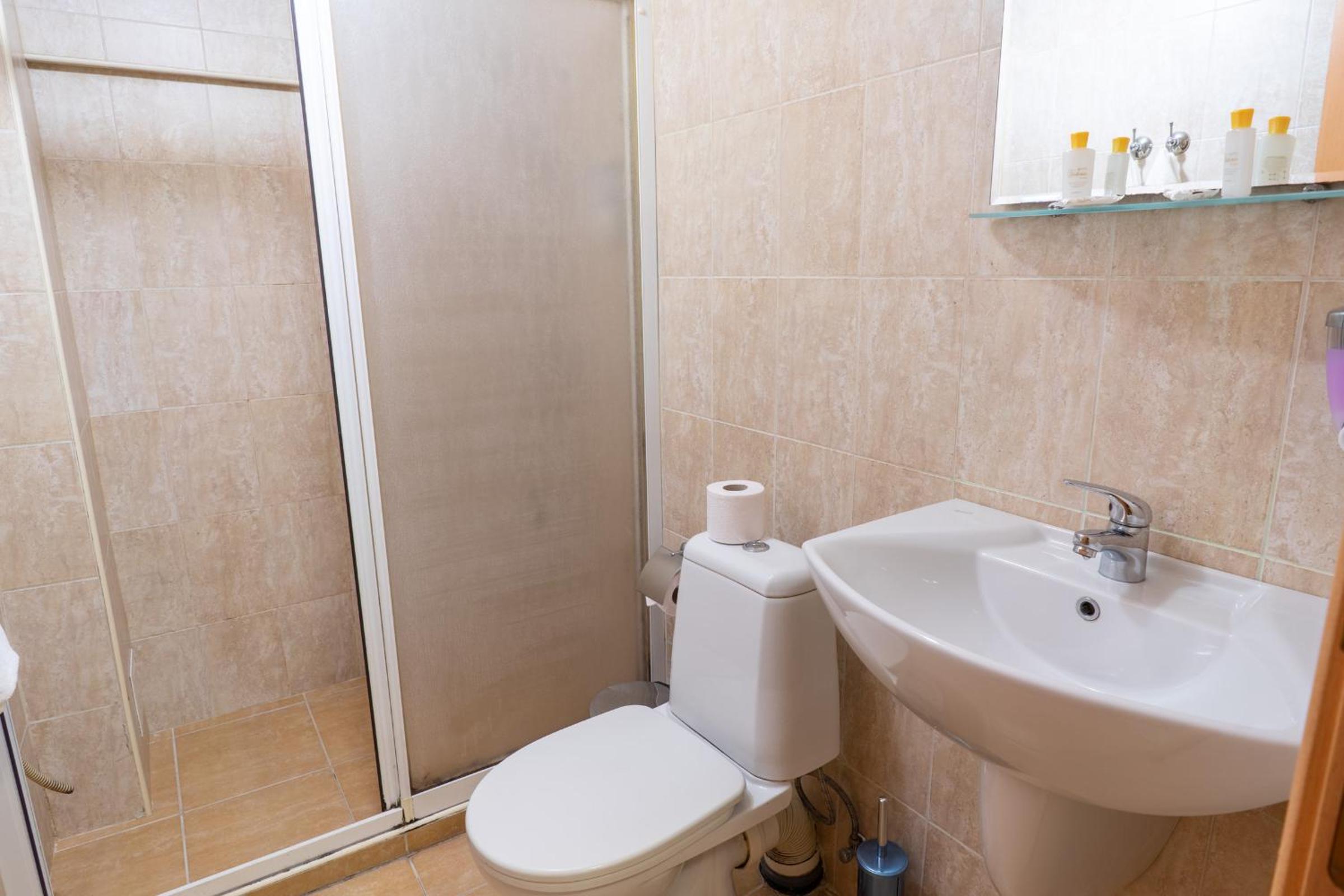 Double Room - Basement - Photo 18