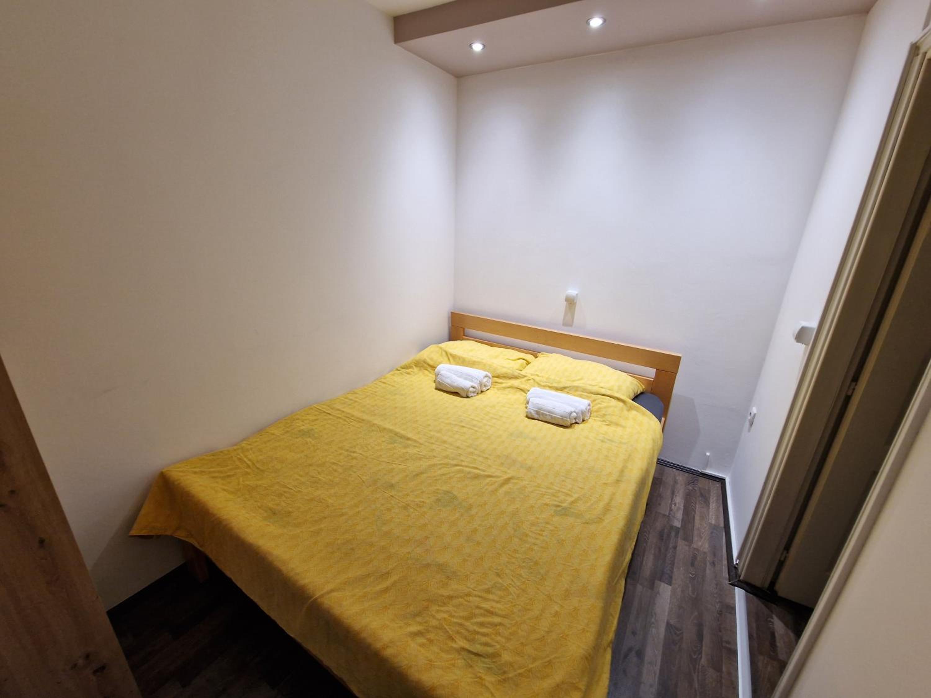 One-Bedroom Apartment photo 2