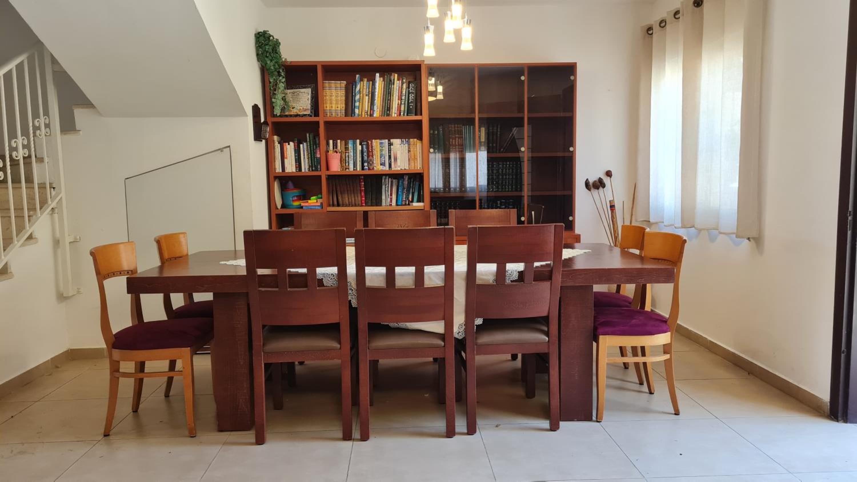 Five-Bedroom House - Photo 11