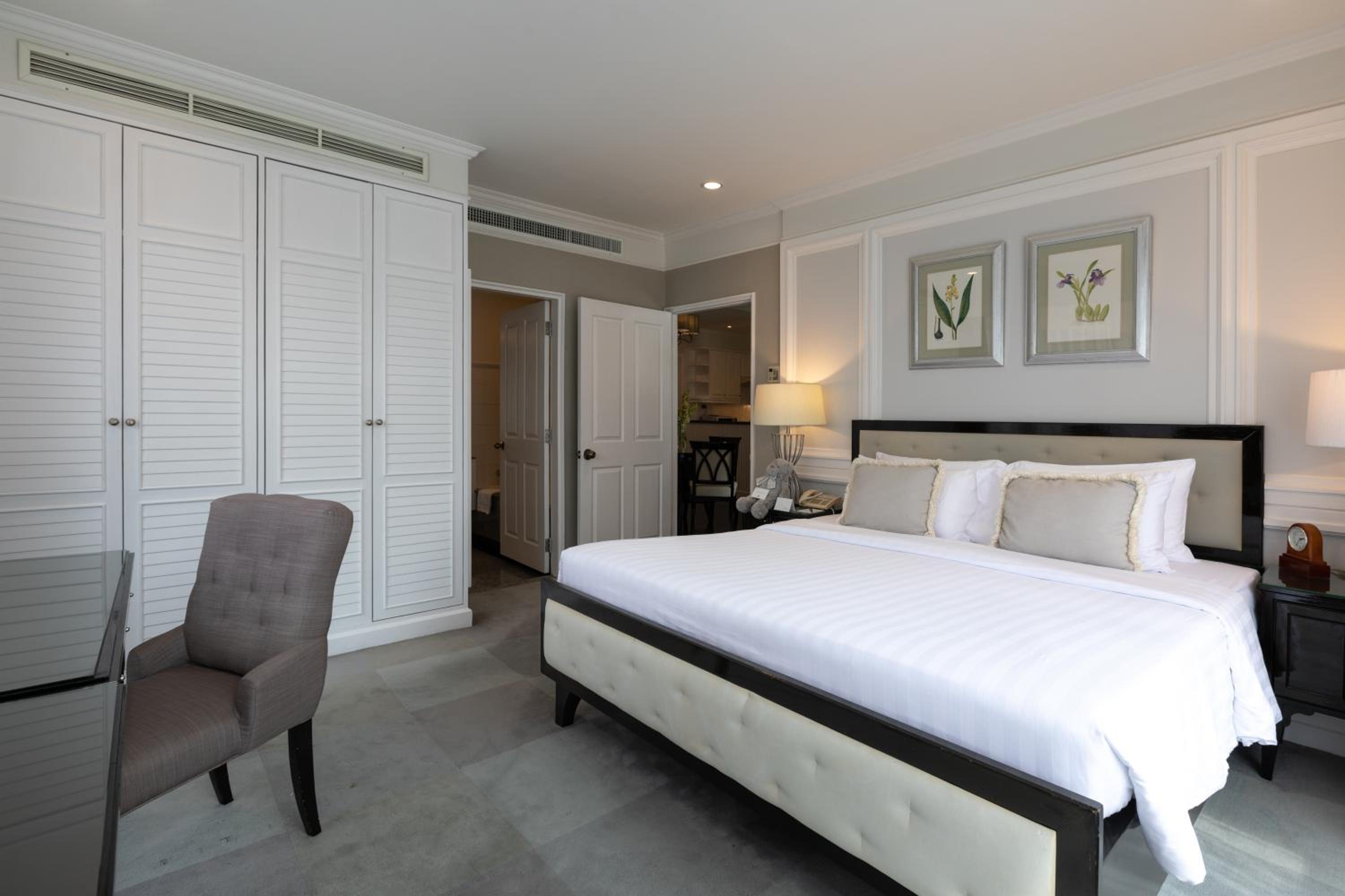 Two Bedroom Suite with Lounge Access photo 3