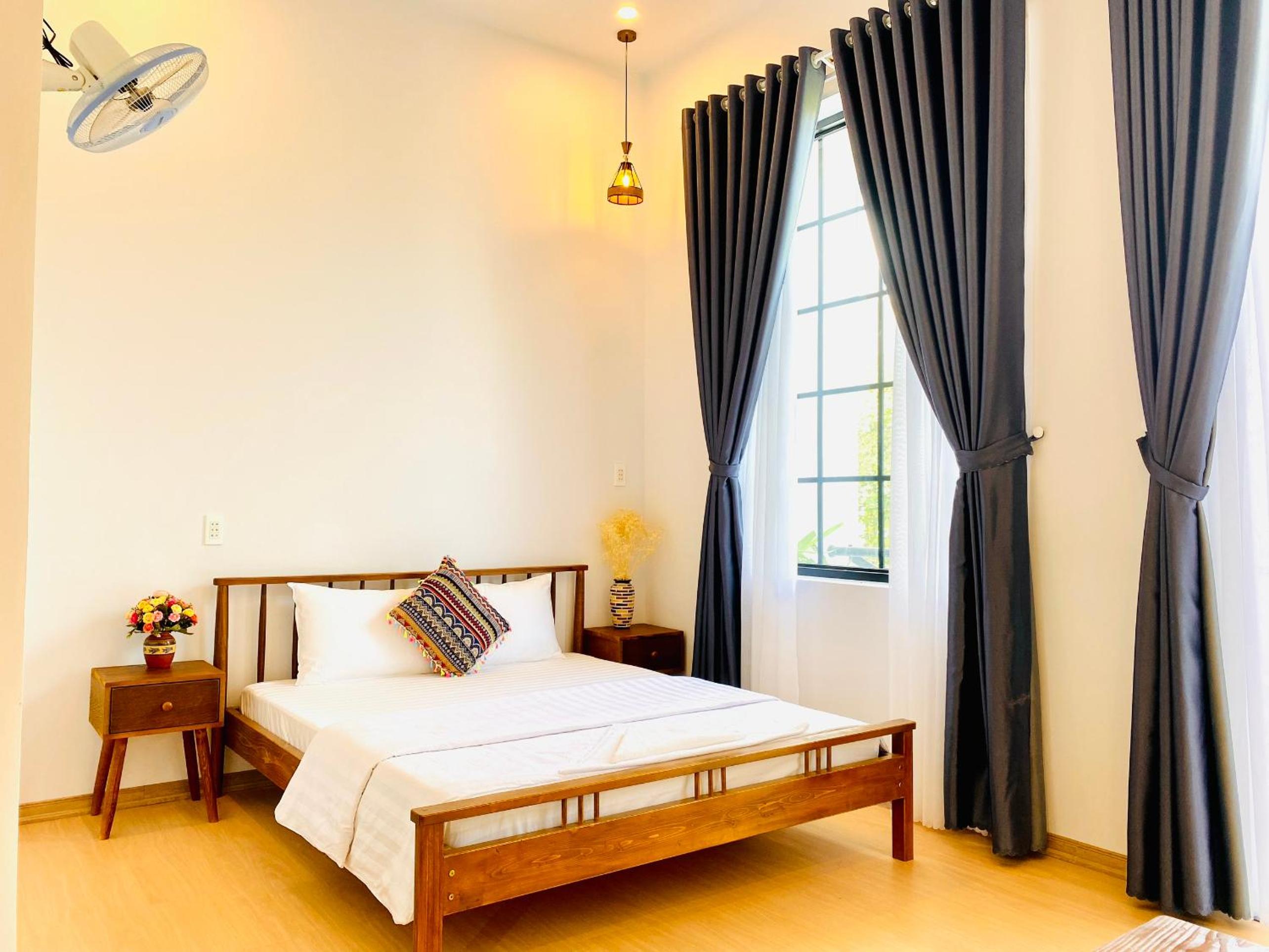Queen Room with Balcony photo 3