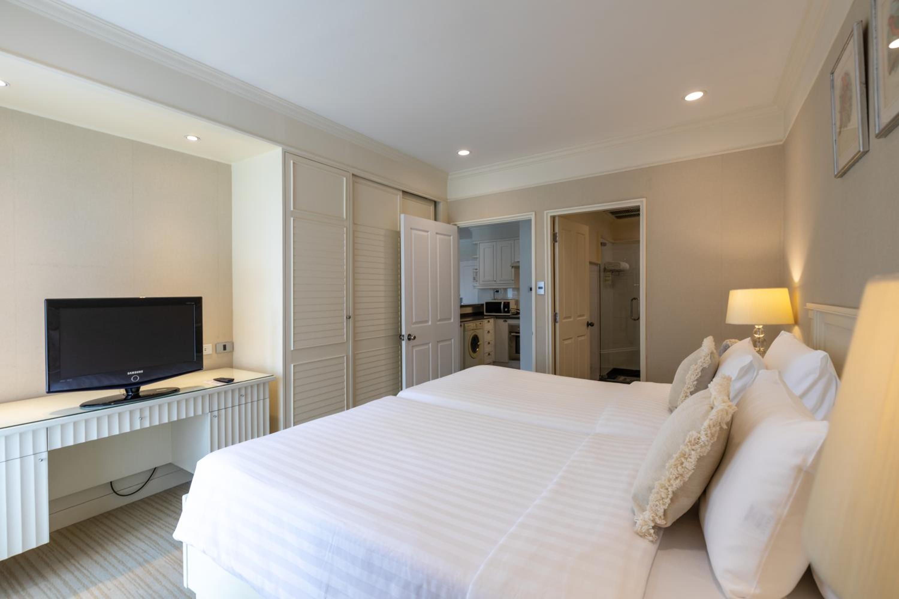 Two Bedroom Suite with Lounge Access photo 2