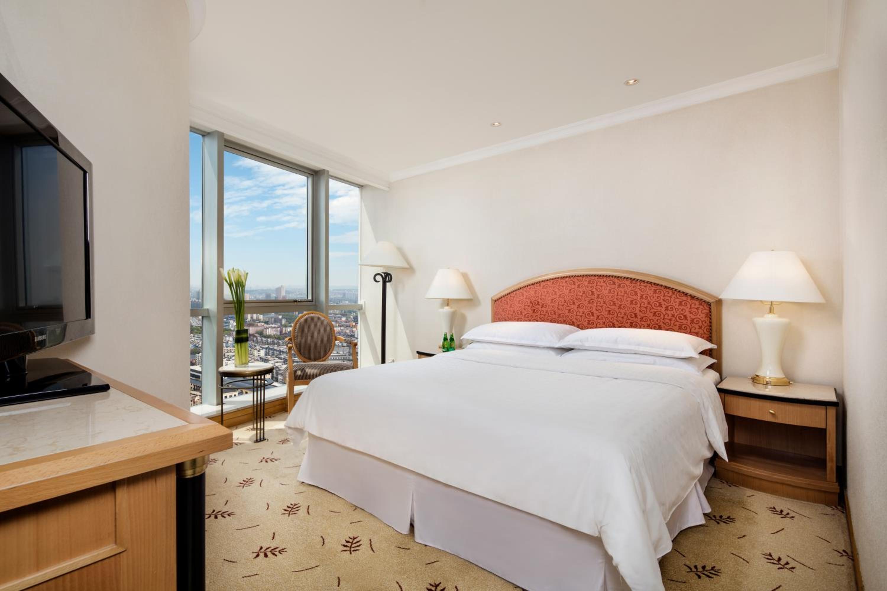 Deluxe King Room, Guest room, 1 King photo 1