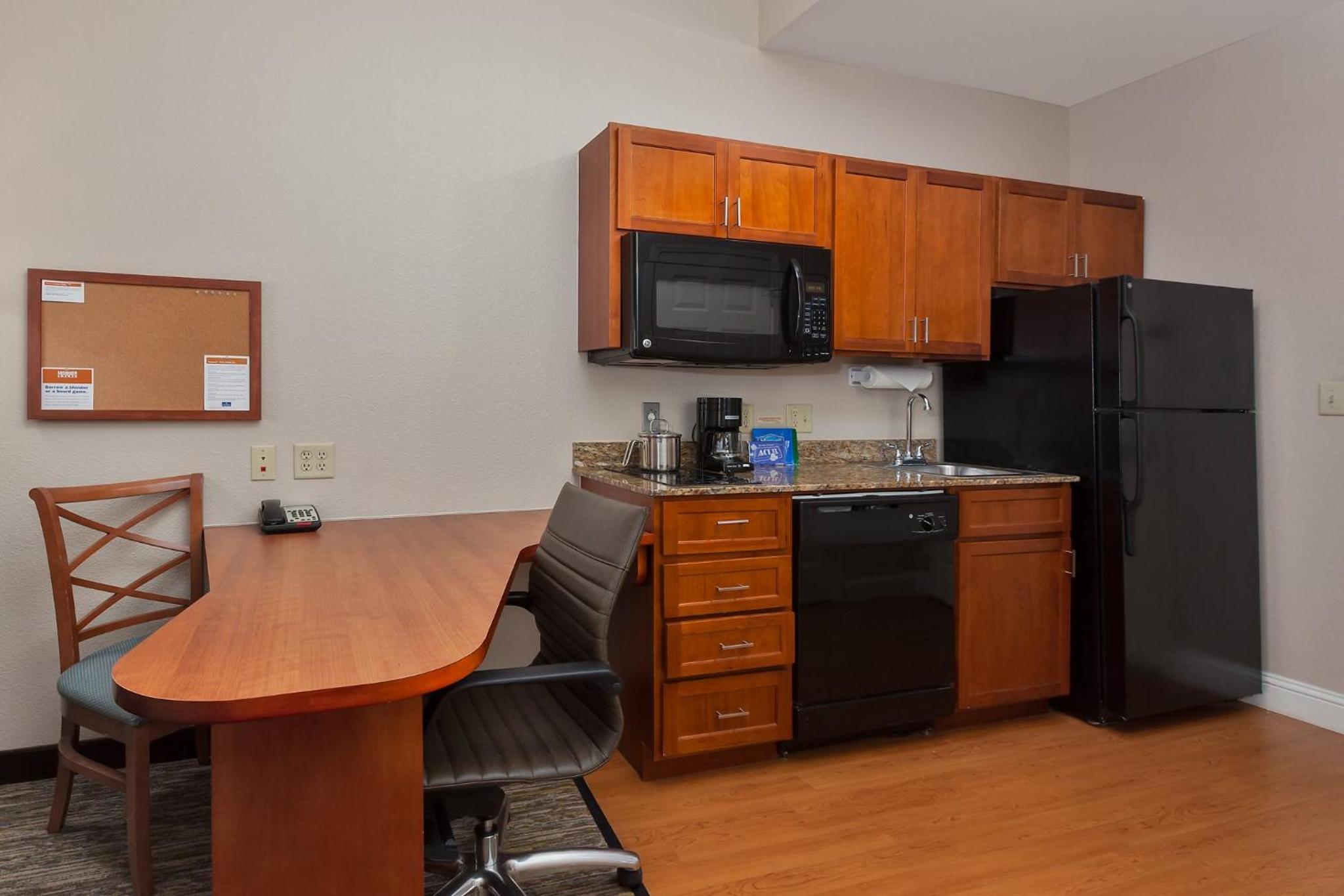 Studio Suite with Two Queen Beds - Photo 3